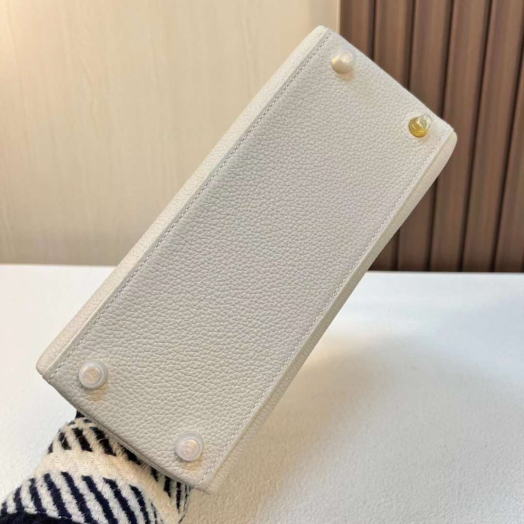 Qatar Doha Hermès KL 25 Togo Ck10 Craie 奶昔白 Gold Hardware