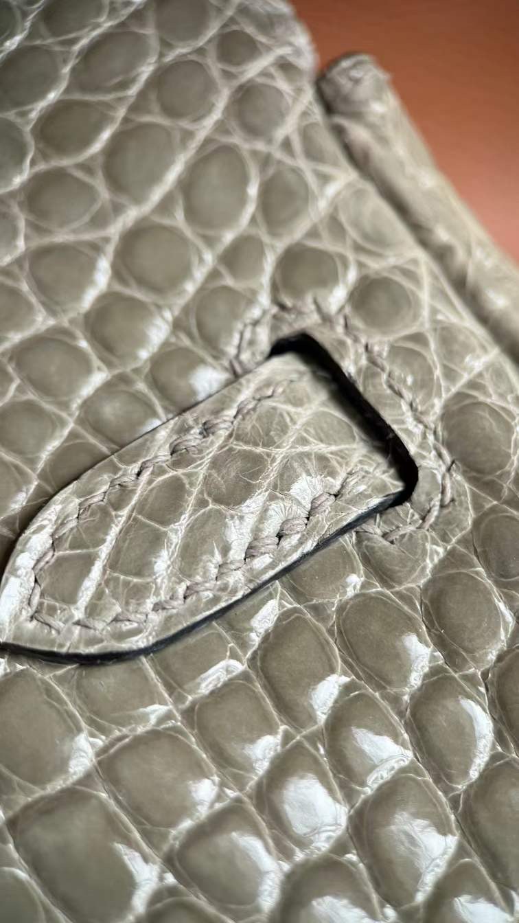 HM bk 25cm crocodile 81 Gris Tourterelle