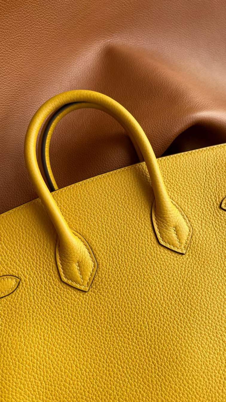 Kuwait HM bk togo 25cm 9O jaune de naples