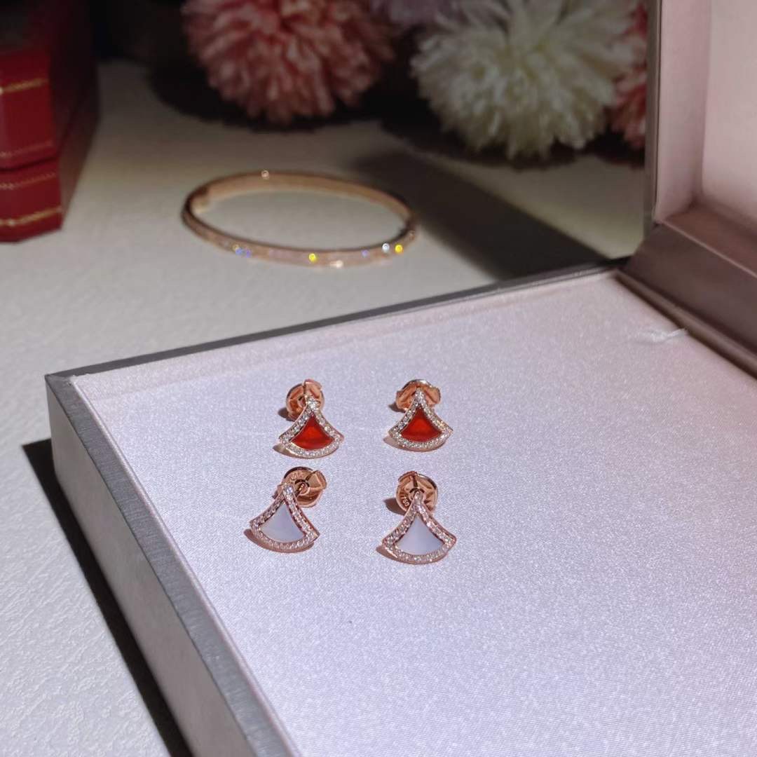 DIVAS’ DREAM EARRINGS