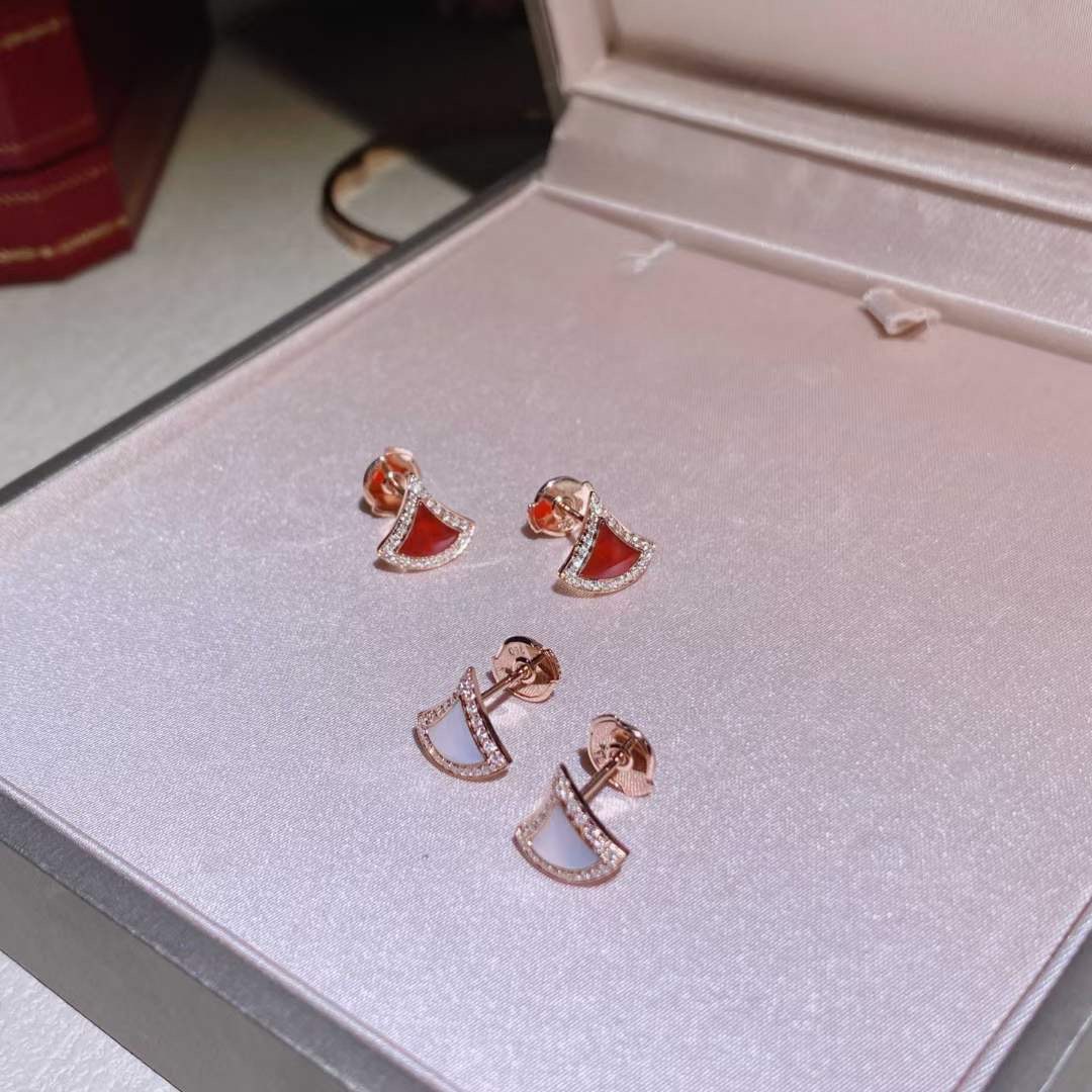 DIVAS’ DREAM EARRINGS