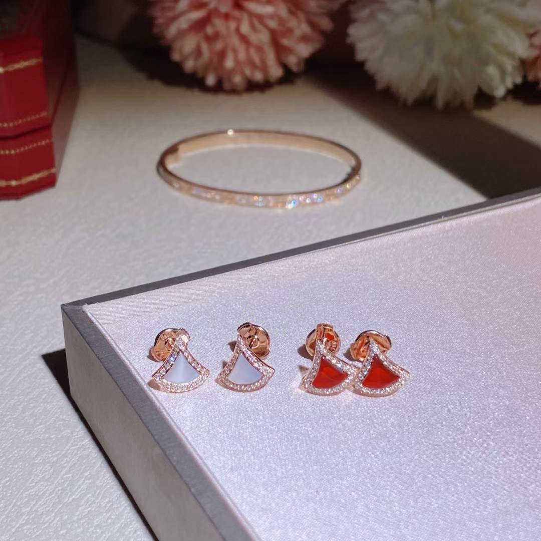 DIVAS’ DREAM EARRINGS