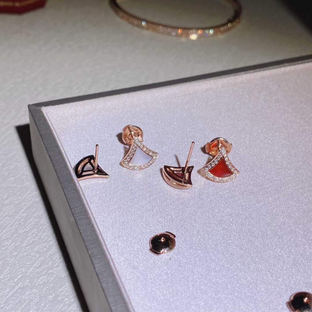 DIVAS’ DREAM EARRINGS