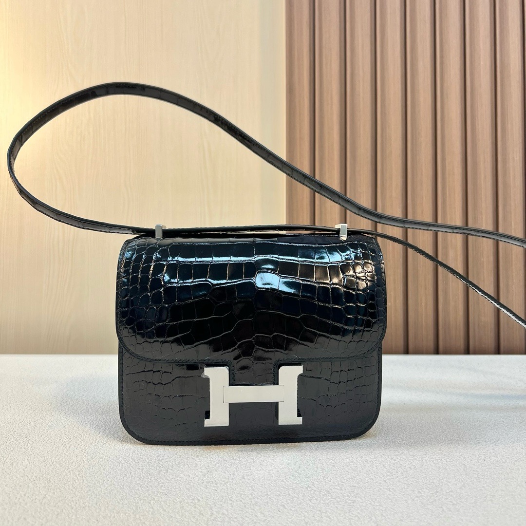 Constance 18cm 亮面美洲鳄鱼 CK89黑色 银扣 shiny alligator crocodile 全手工蜡线缝 Phw
