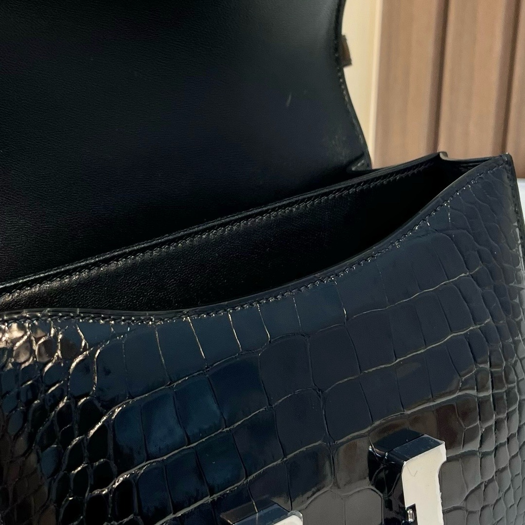Constance 18cm 亮面美洲鳄鱼 CK89黑色 银扣 shiny alligator crocodile 全手工蜡线缝 Phw