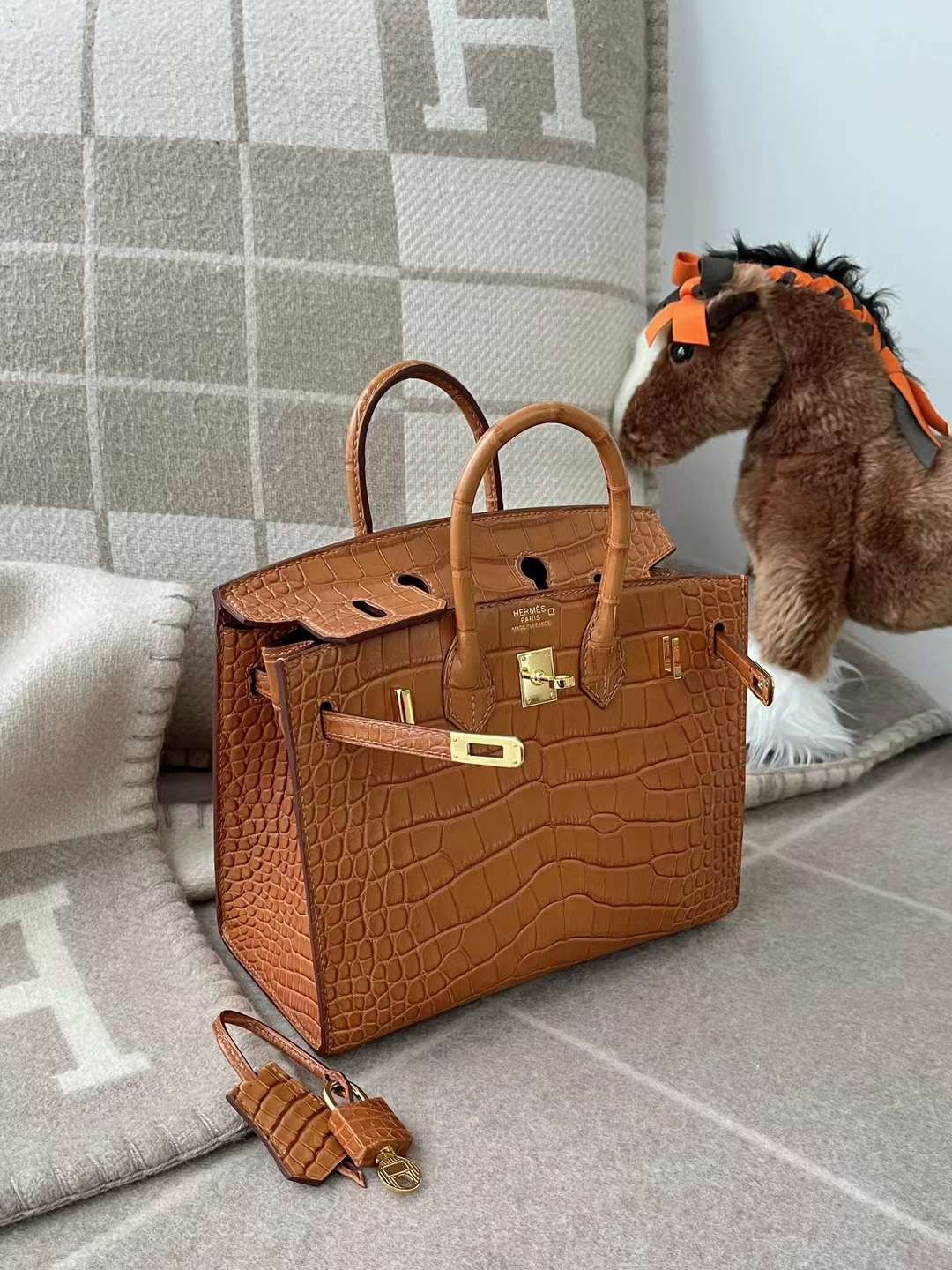 HM bk 20cm crocodile ck37 gold