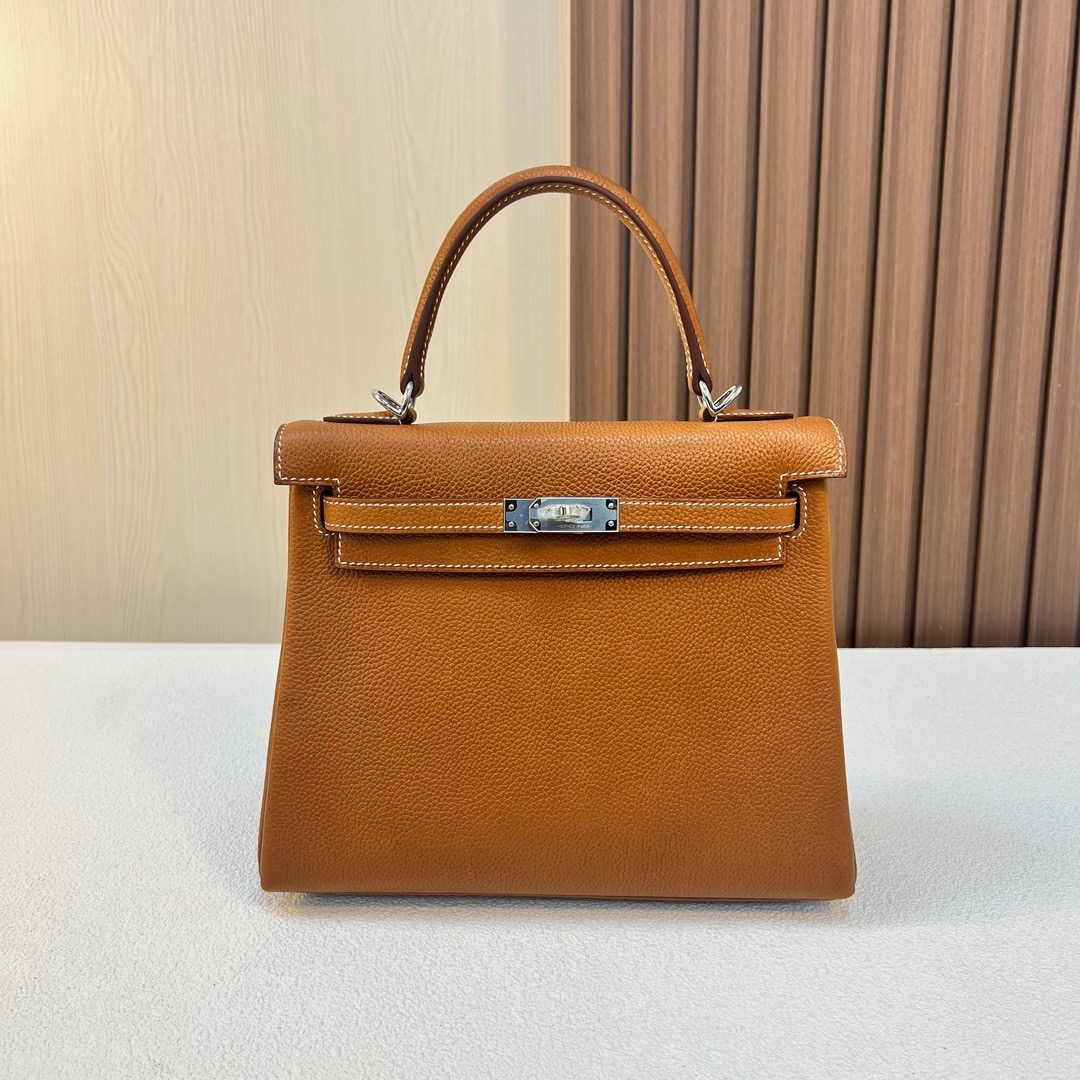 HM kl 25cm Barenia Leather