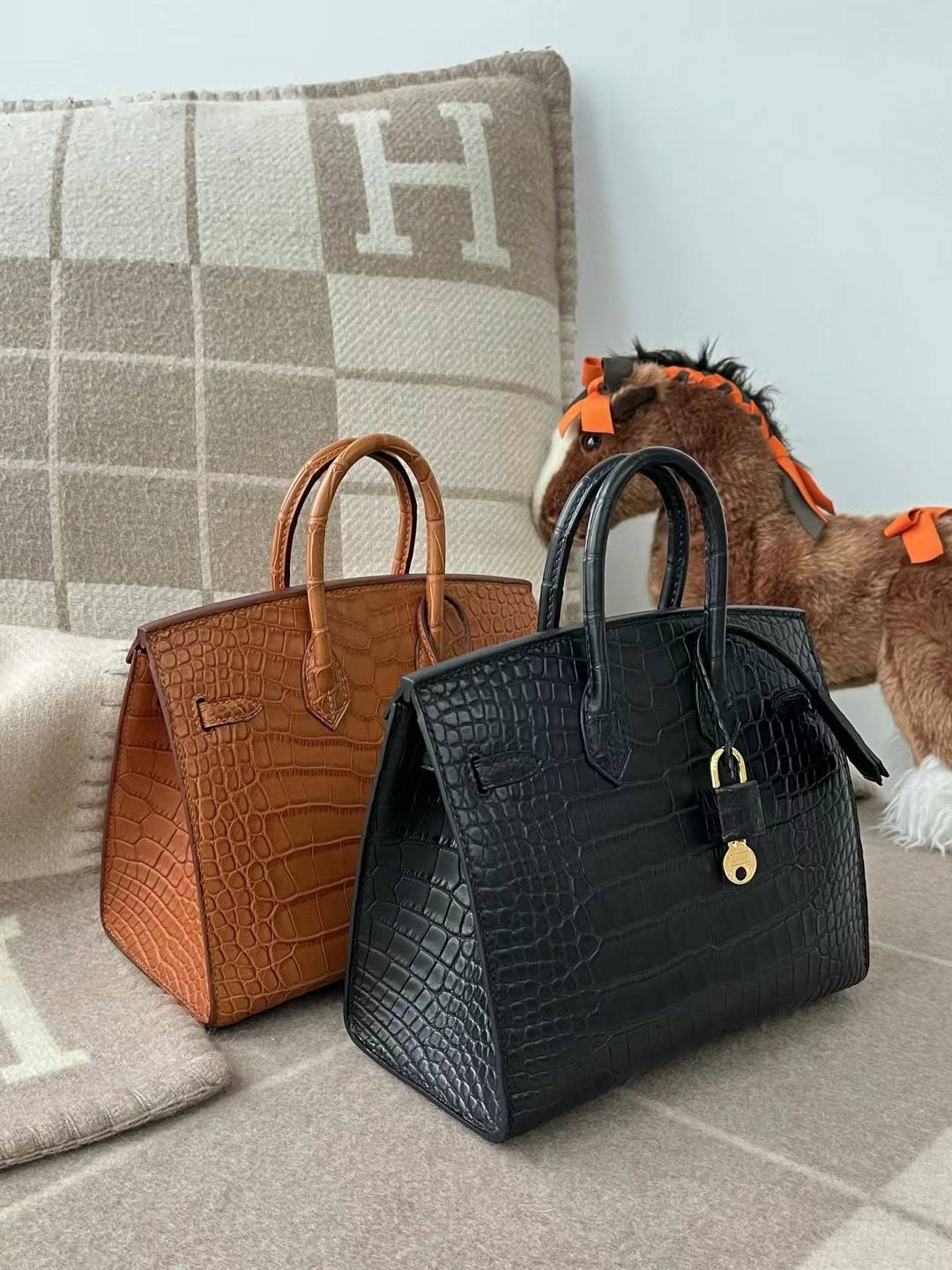 HM bk 20cm crocodile ck37 gold