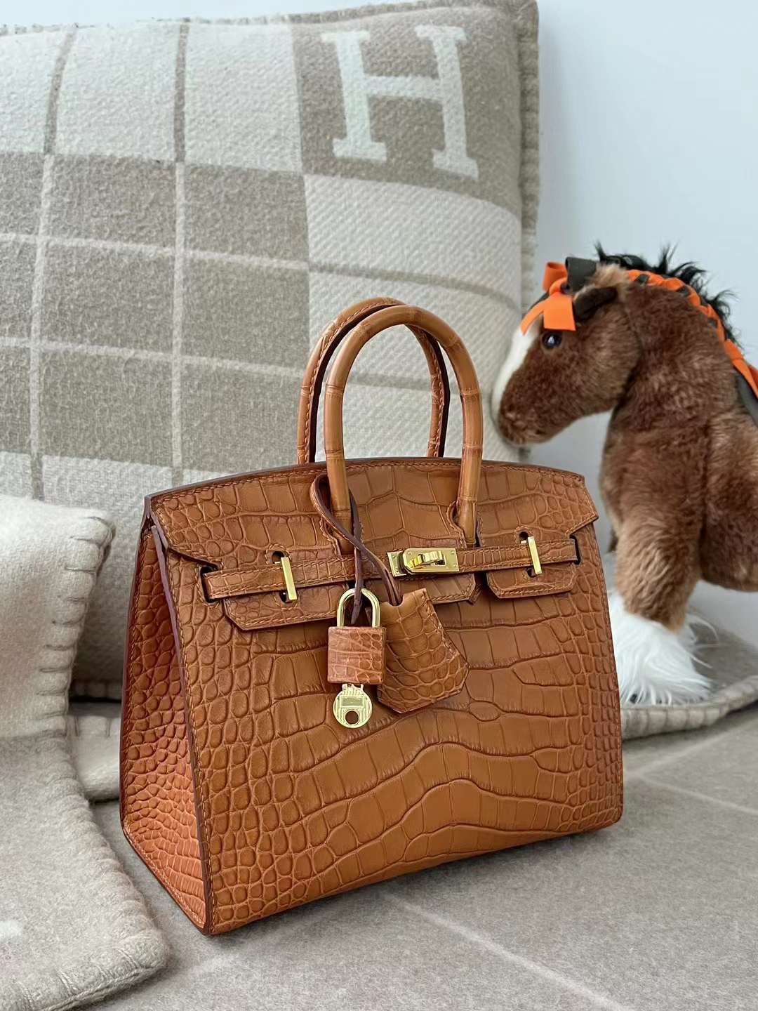 HM bk 20cm crocodile ck37 gold