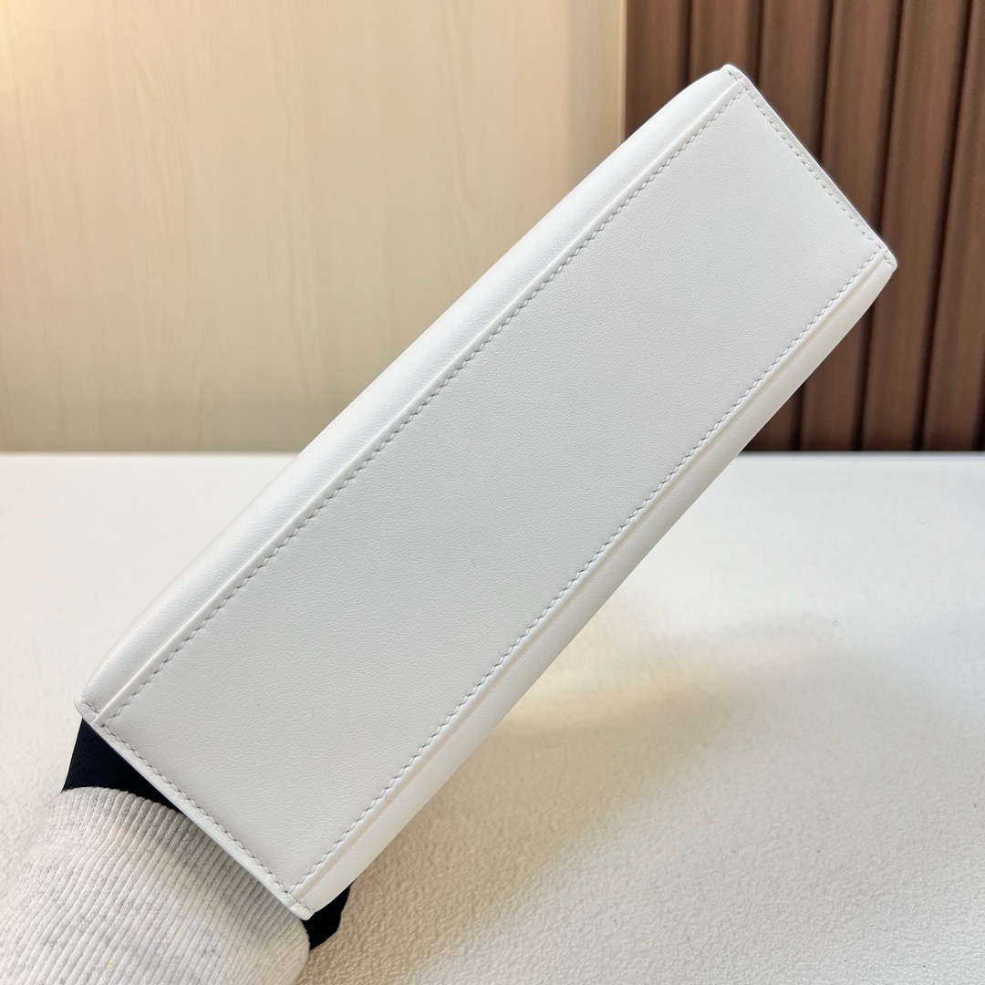 KL Pochette 22cm Swift New White 0U 新白色 银扣 全手工蜡线缝 Phw