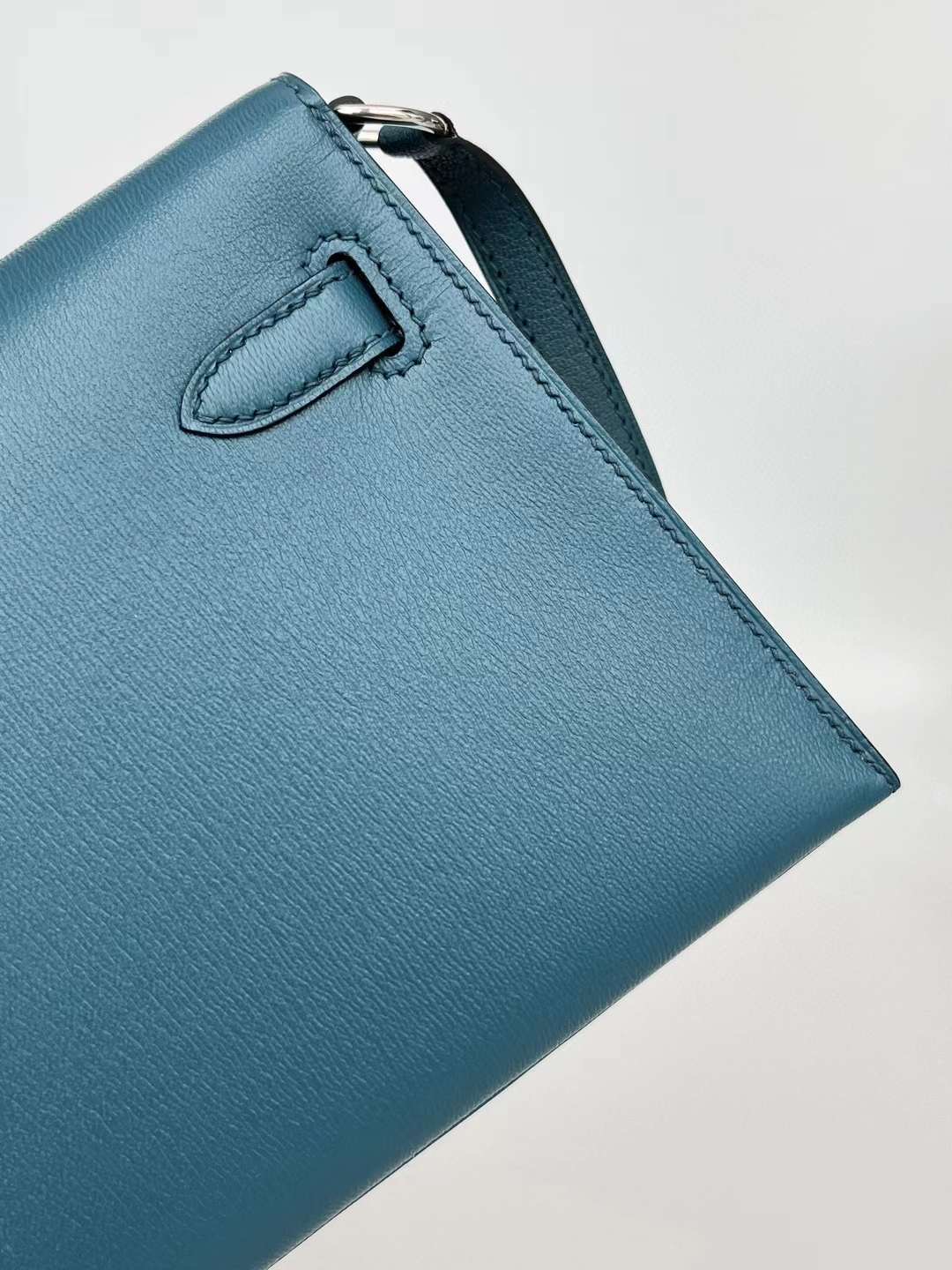 KL Elan B3 Bleu Zanzibar color