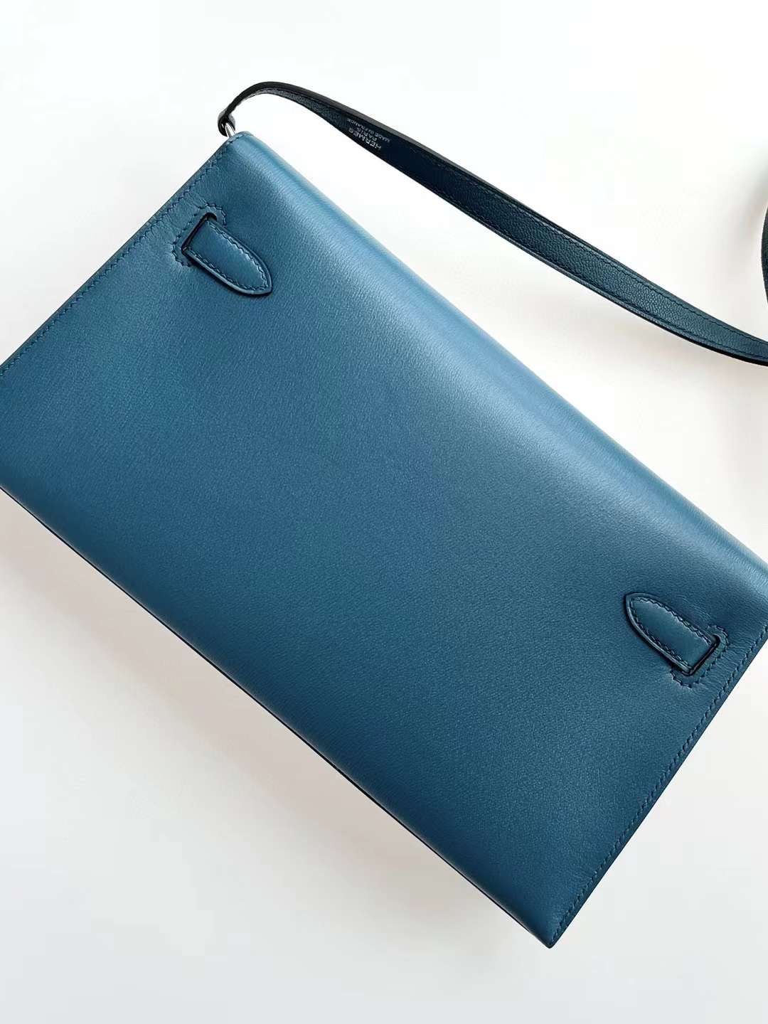 KL Elan B3 Bleu Zanzibar color