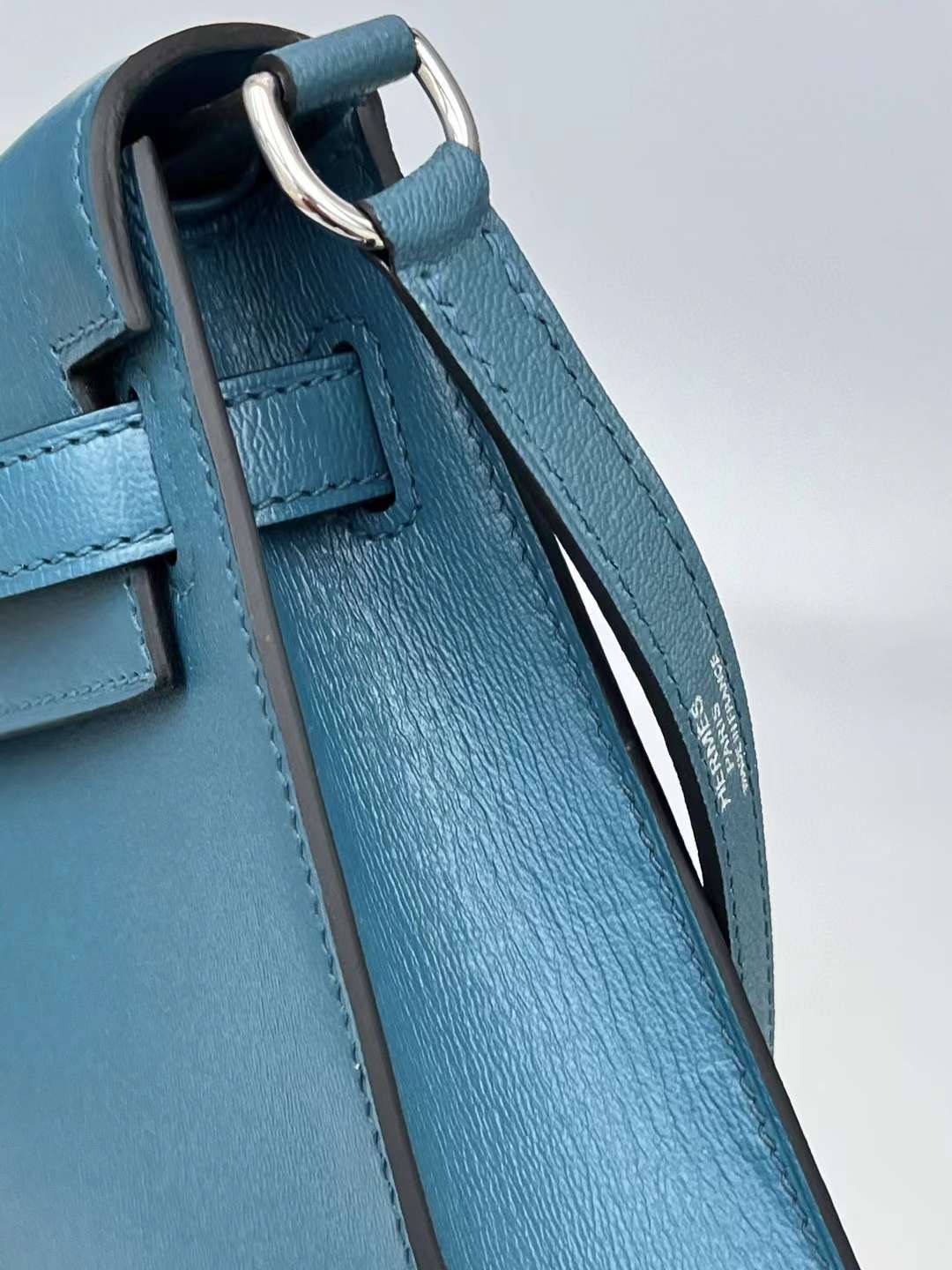 KL Elan B3 Bleu Zanzibar color