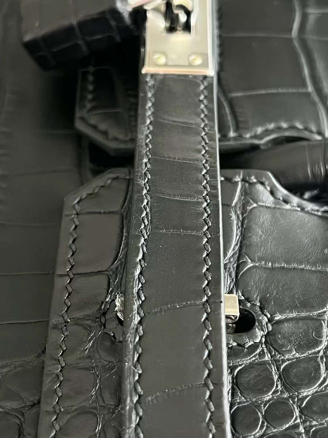 Bk25 crocodile 黑色雾面美洲鳄 银扣
