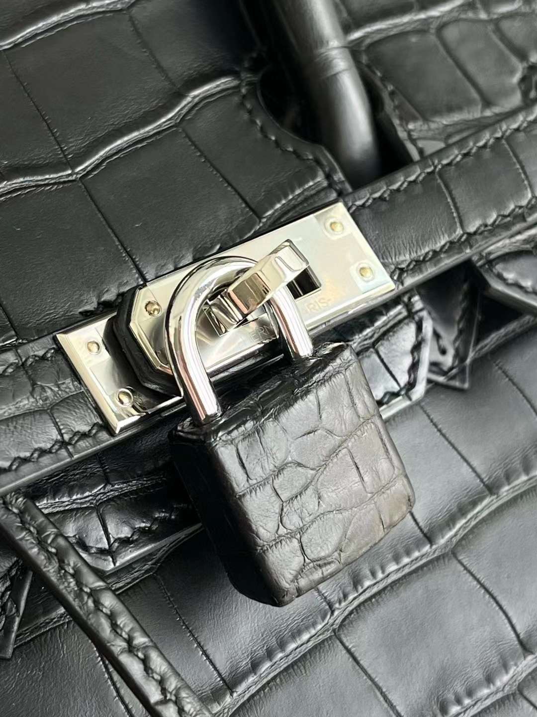Bk25 crocodile 黑色雾面美洲鳄 银扣