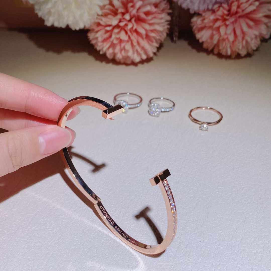 T1 Narrow Diamond Hinged Bangle