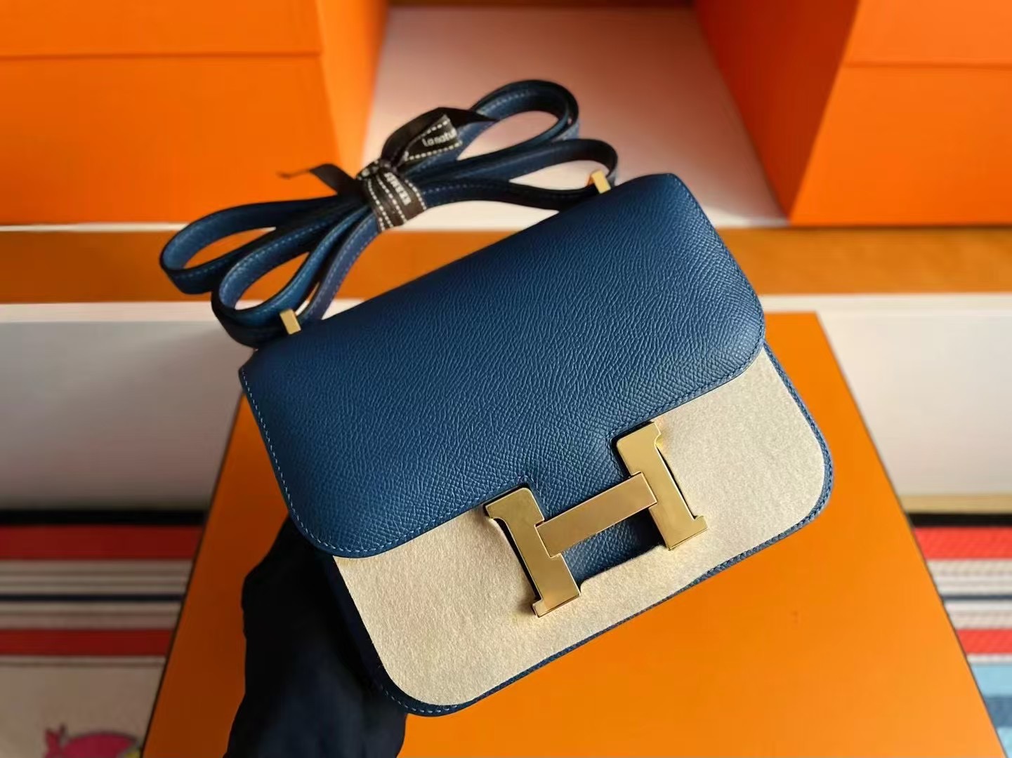 C18 Epsom VIP Quality S4 Deep Blue