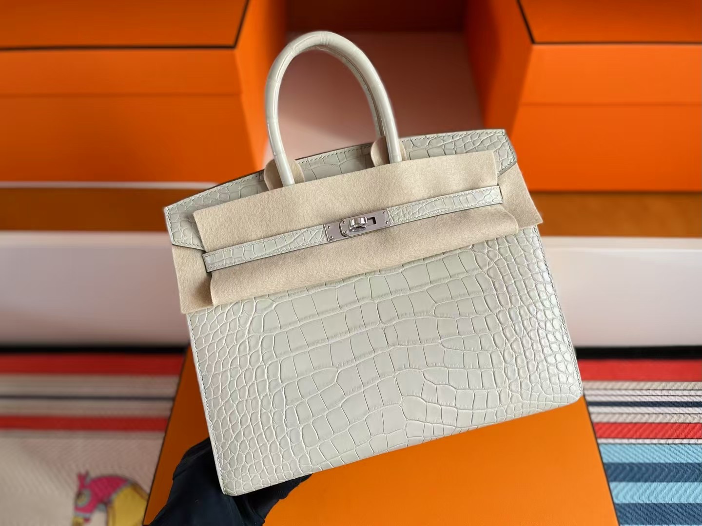 BK25 VIP Crocodile Matte 8L Beton