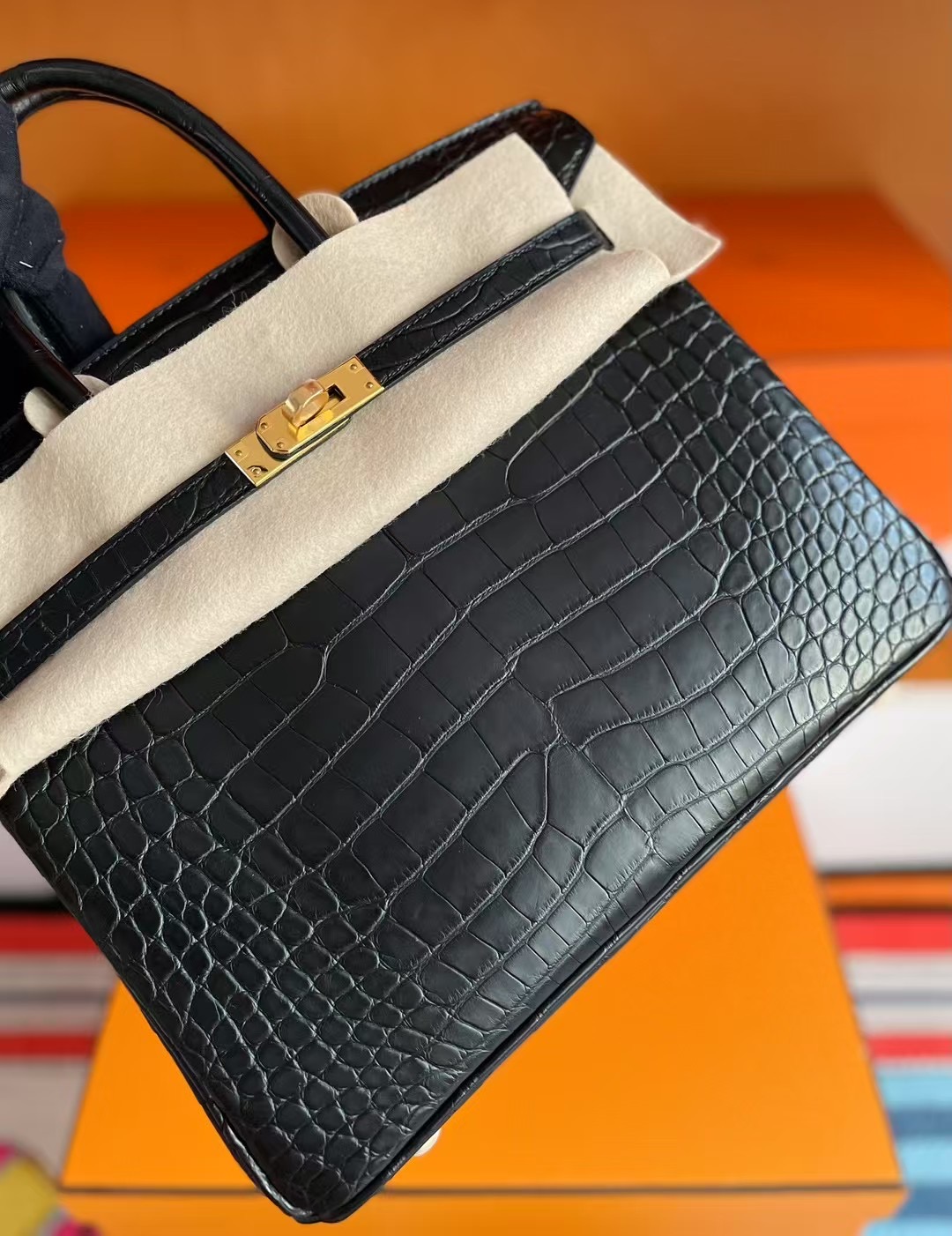 BK25 Crocodile Aligator Matte CK89 Noir