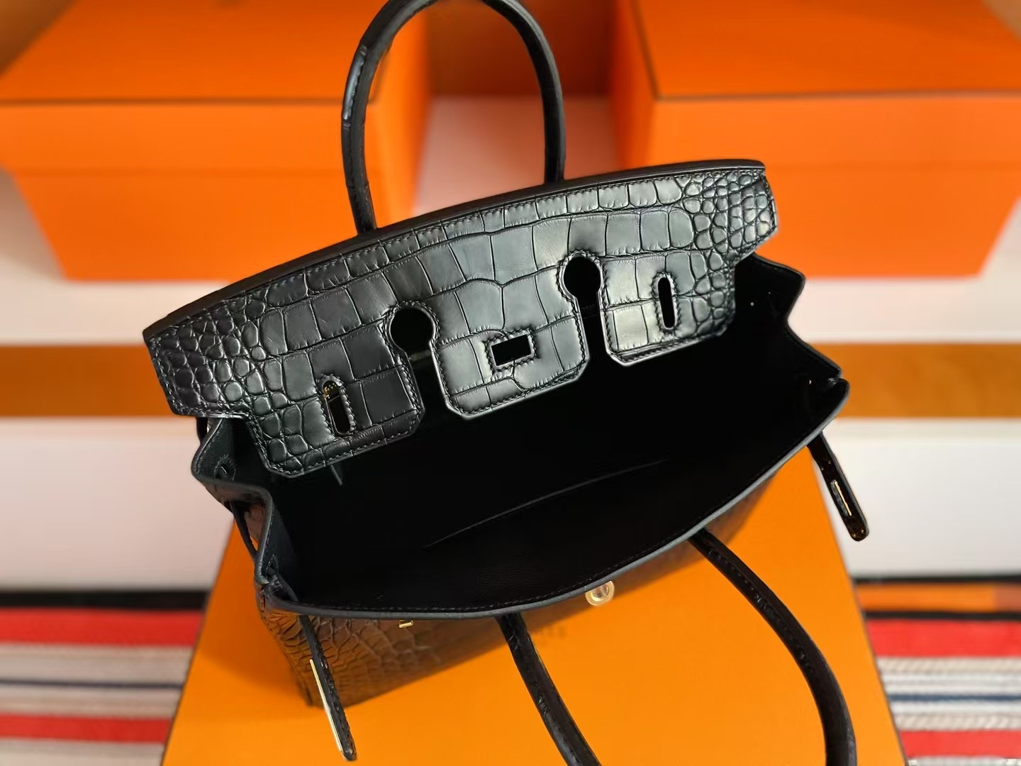 BK25 Crocodile Aligator Matte CK89 Noir