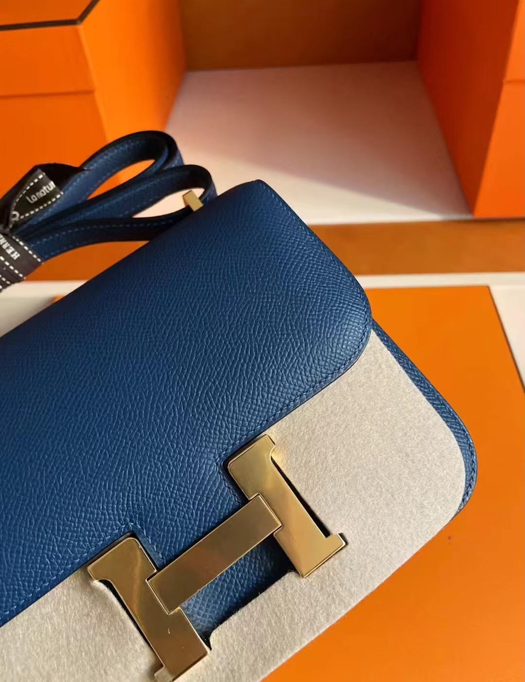 C18 Epsom VIP Quality S4 Deep Blue