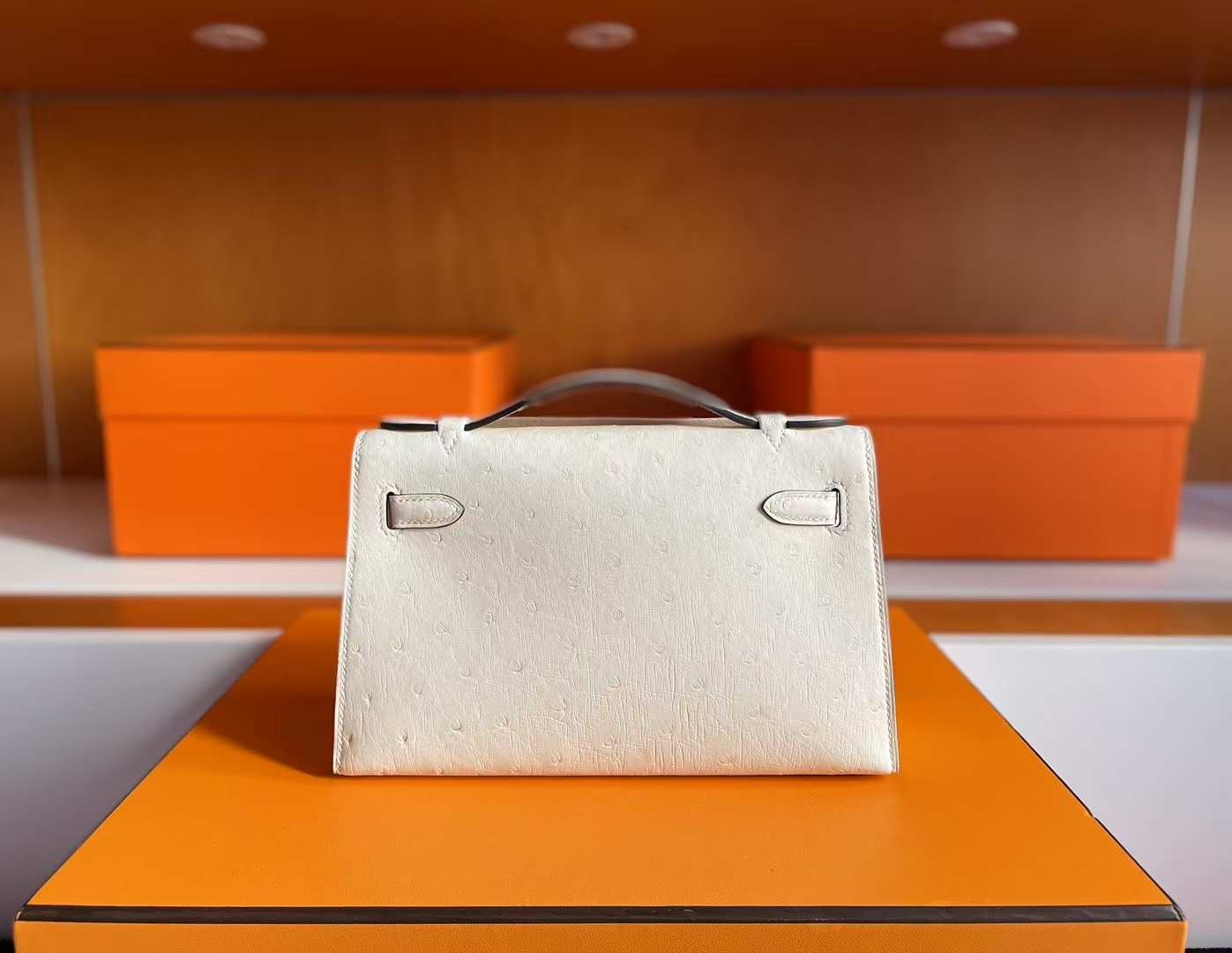 KL Pochette Ostrich CK10 Craie Gold Hardware