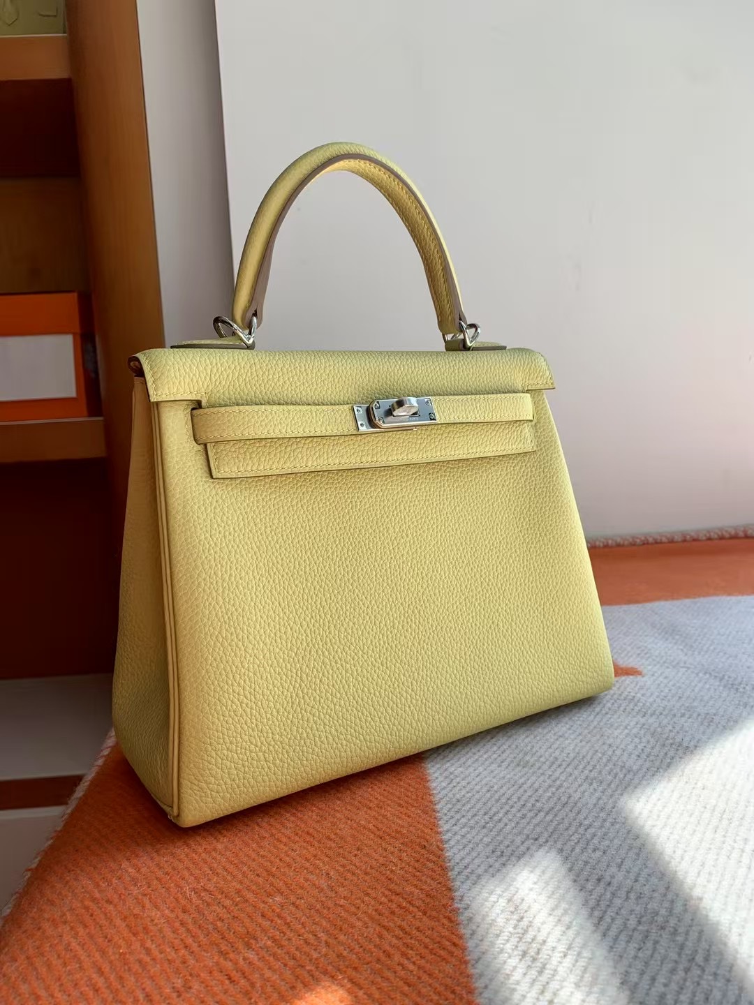 K25 Togo 1Z Jaune Poussin