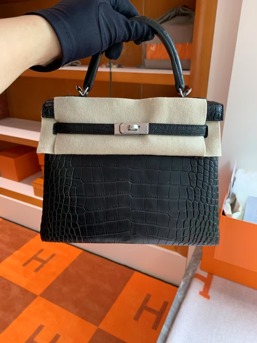 K25 Crocodile Matte C89 Noir