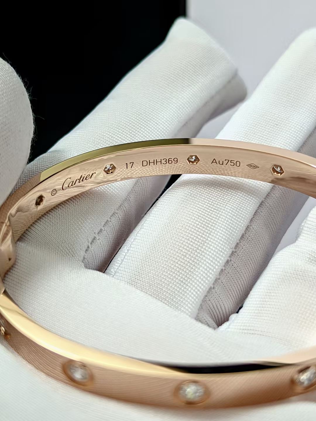Love Bracelet 18k Yellow Gold 10 Diamonds