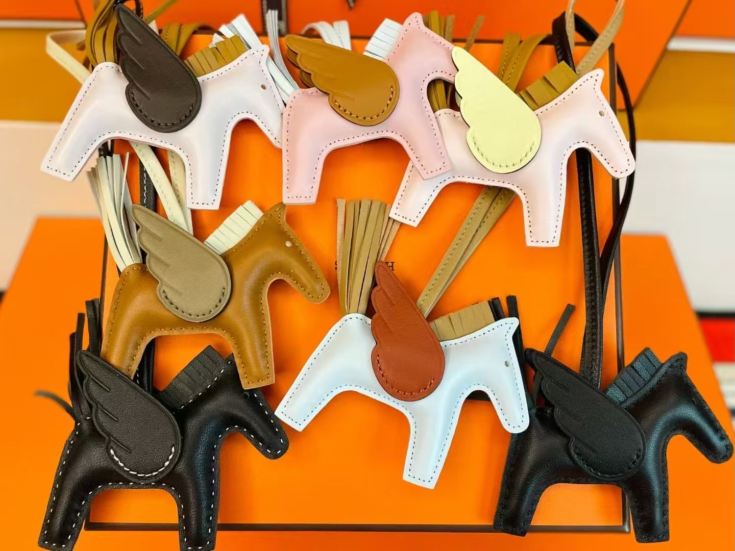Hmes pony charm
