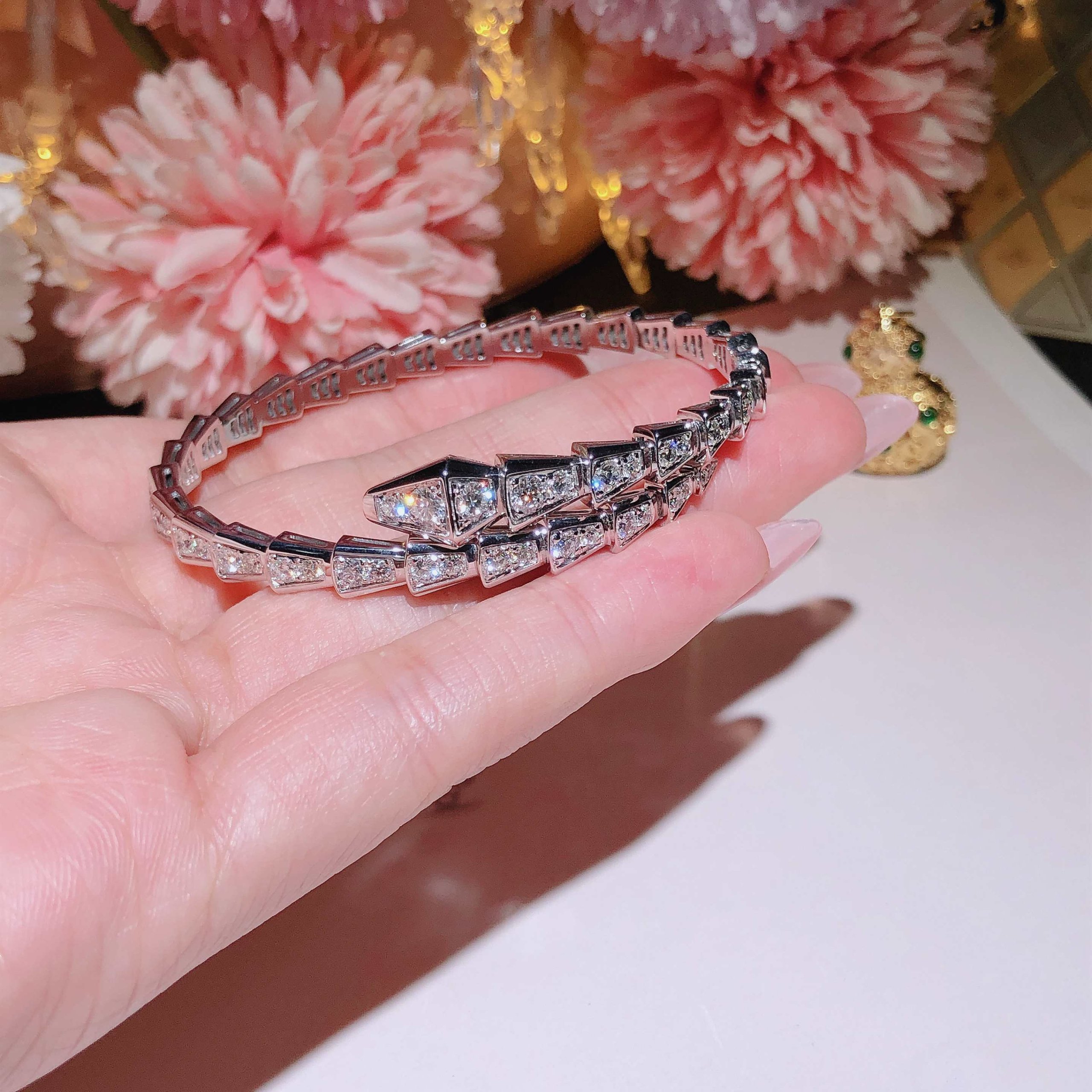 Bvlgari bracelet 18k white gold full diamond