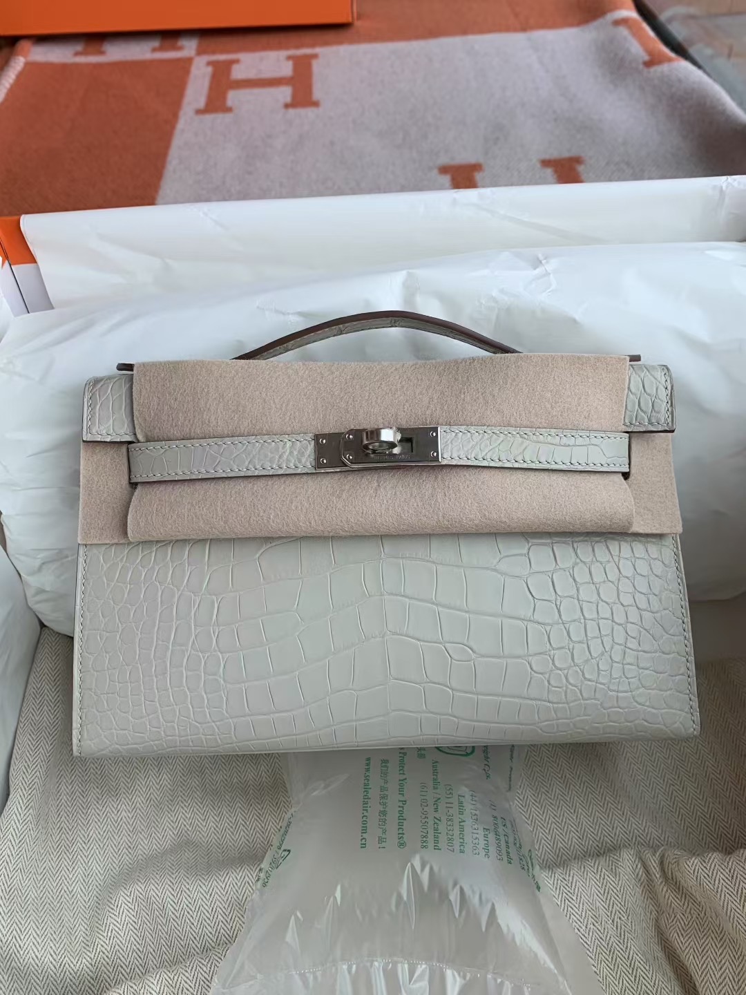 Mini Pochette Matte Crocodile 8L Beton