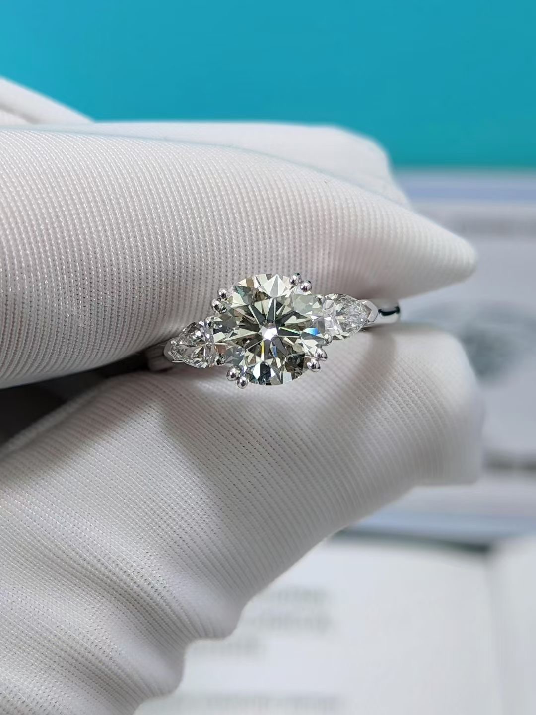 Tiffany Ring Diamond 2 carats