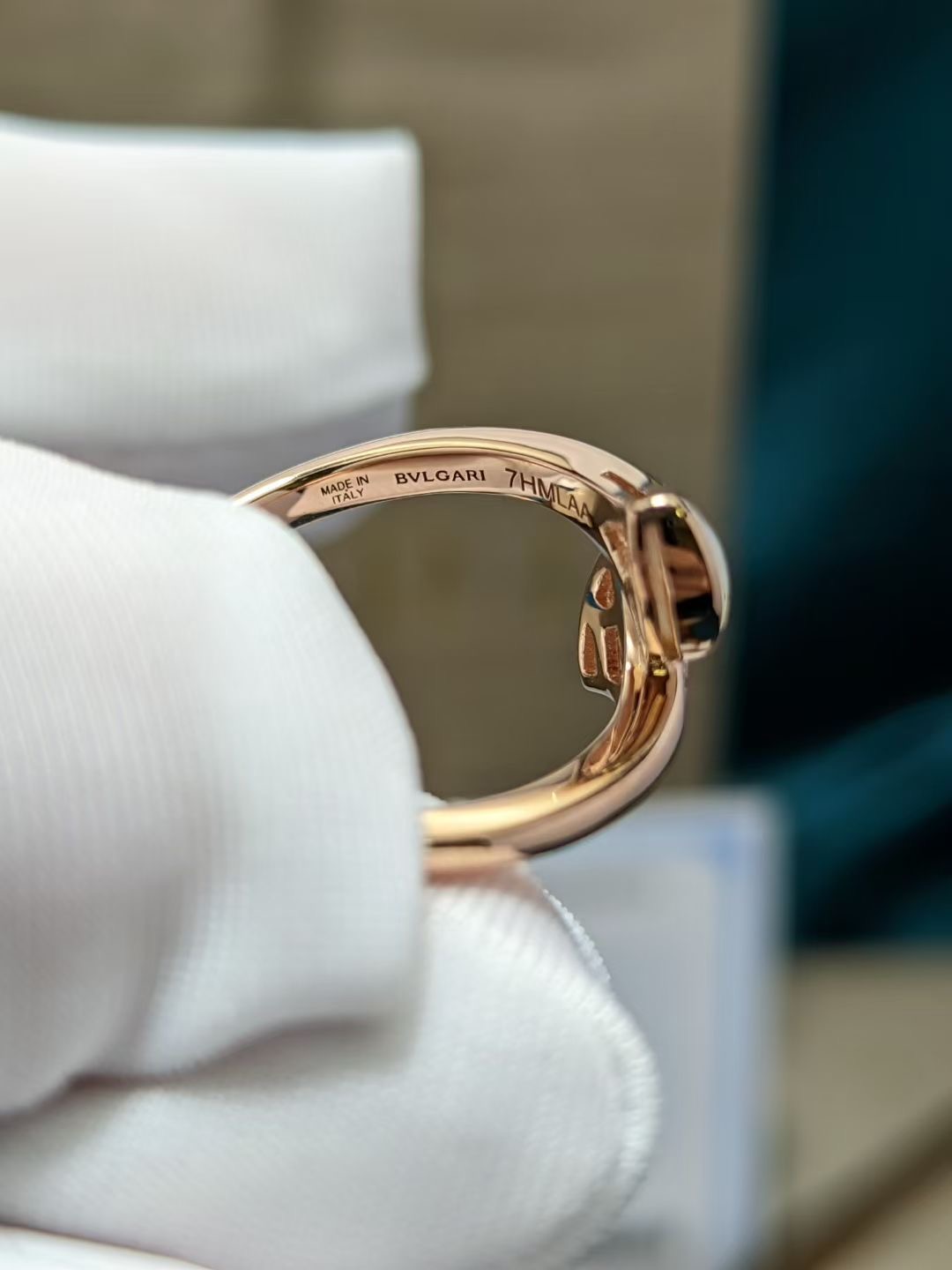 Bvlgari ring 18k gold with diamond