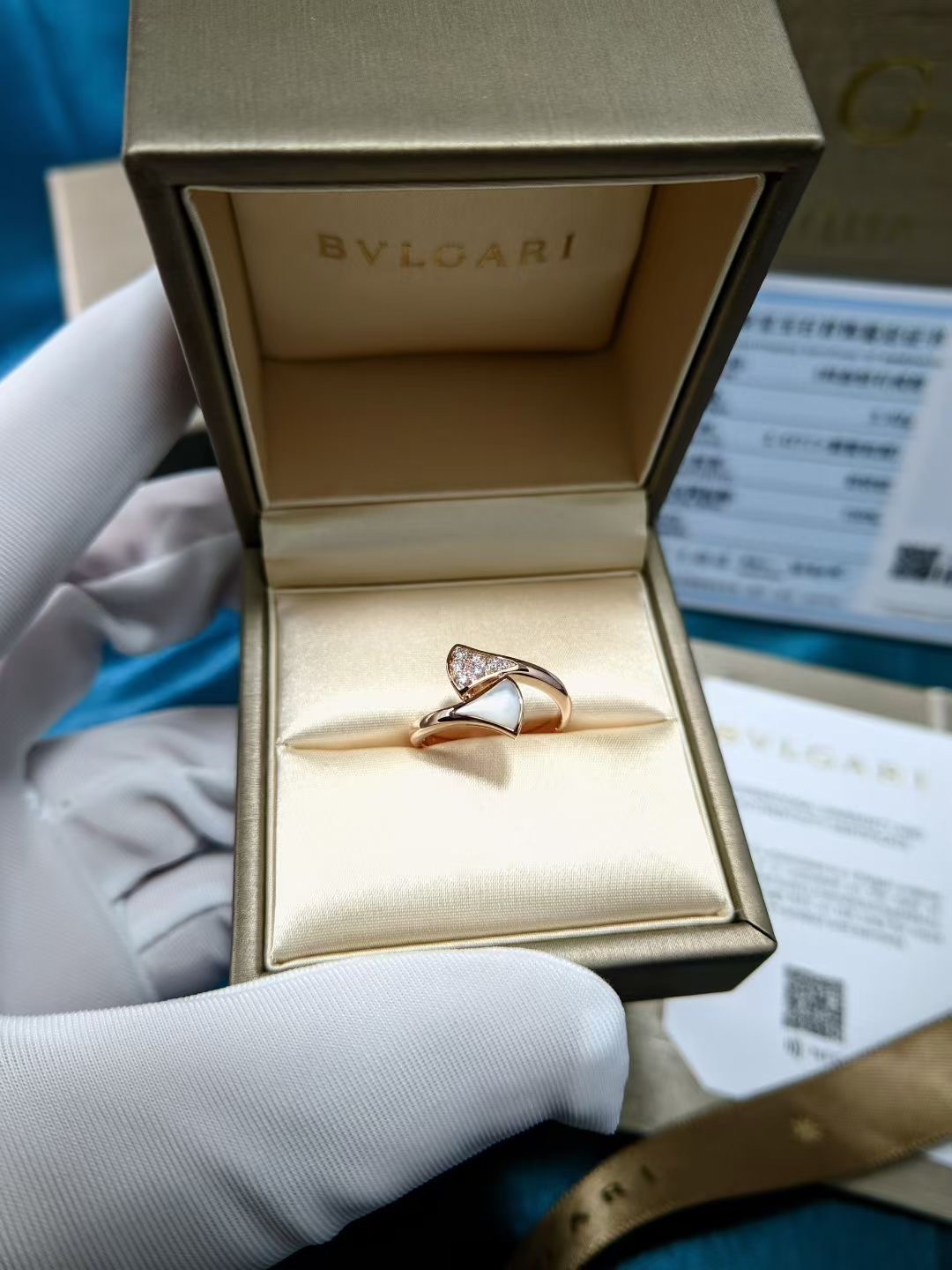 Bvlgari ring 18k gold with diamond
