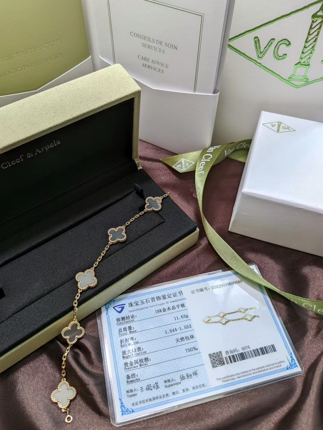VCA Set Earring ang Bracelet