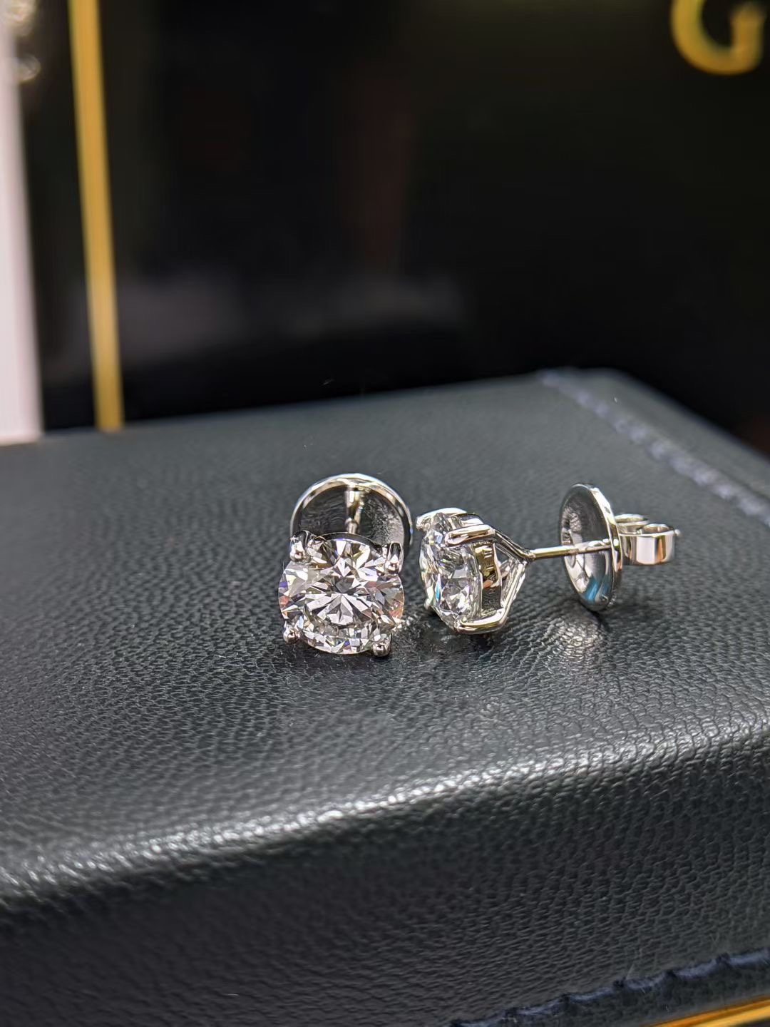 Graff Earrings Diamond 2 carats