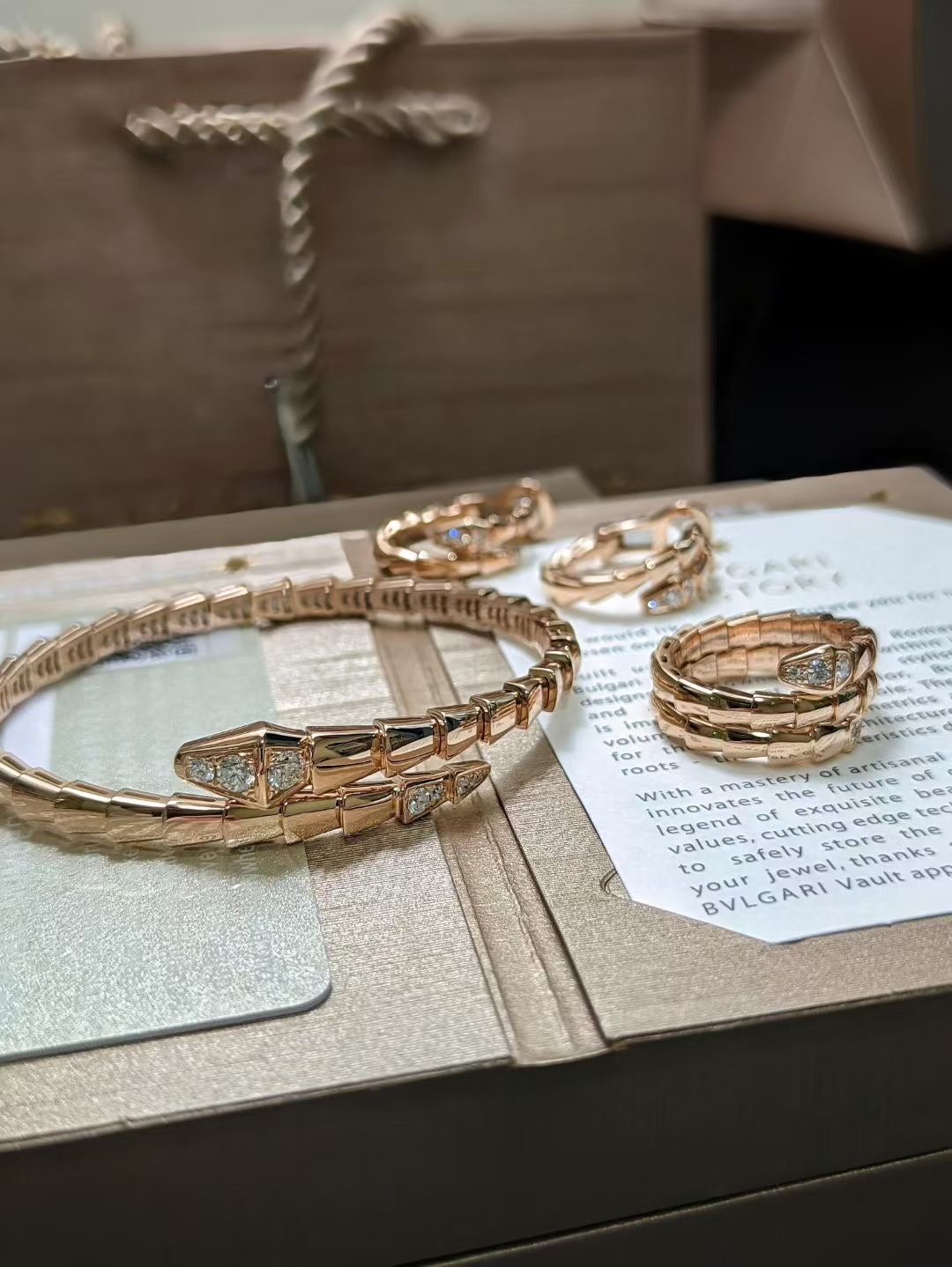 Bvlgari set bracelet and ring, earring