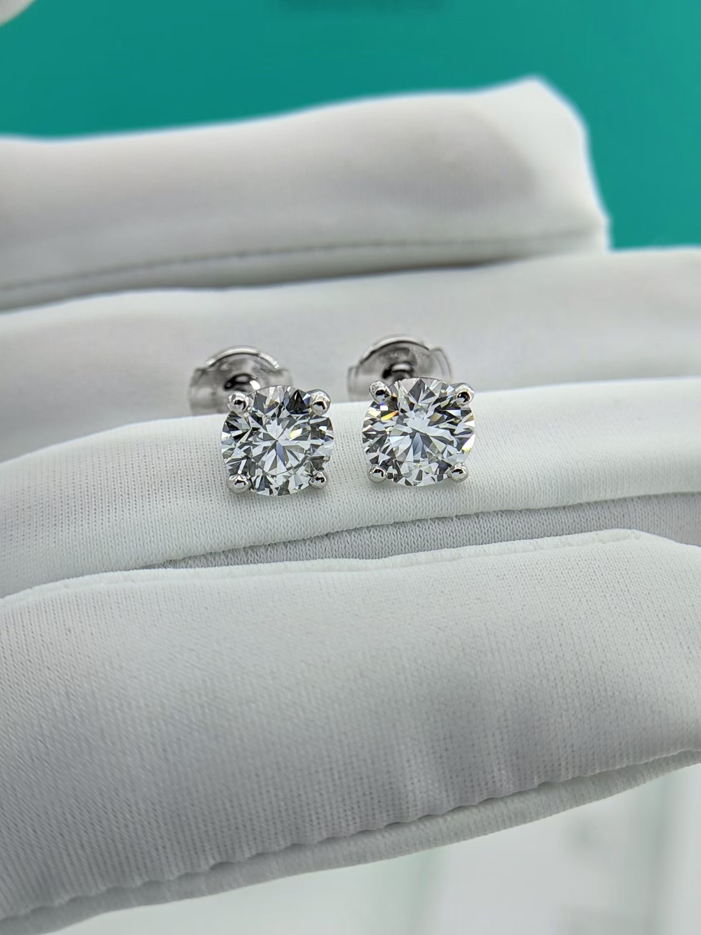 Tiffany Earing