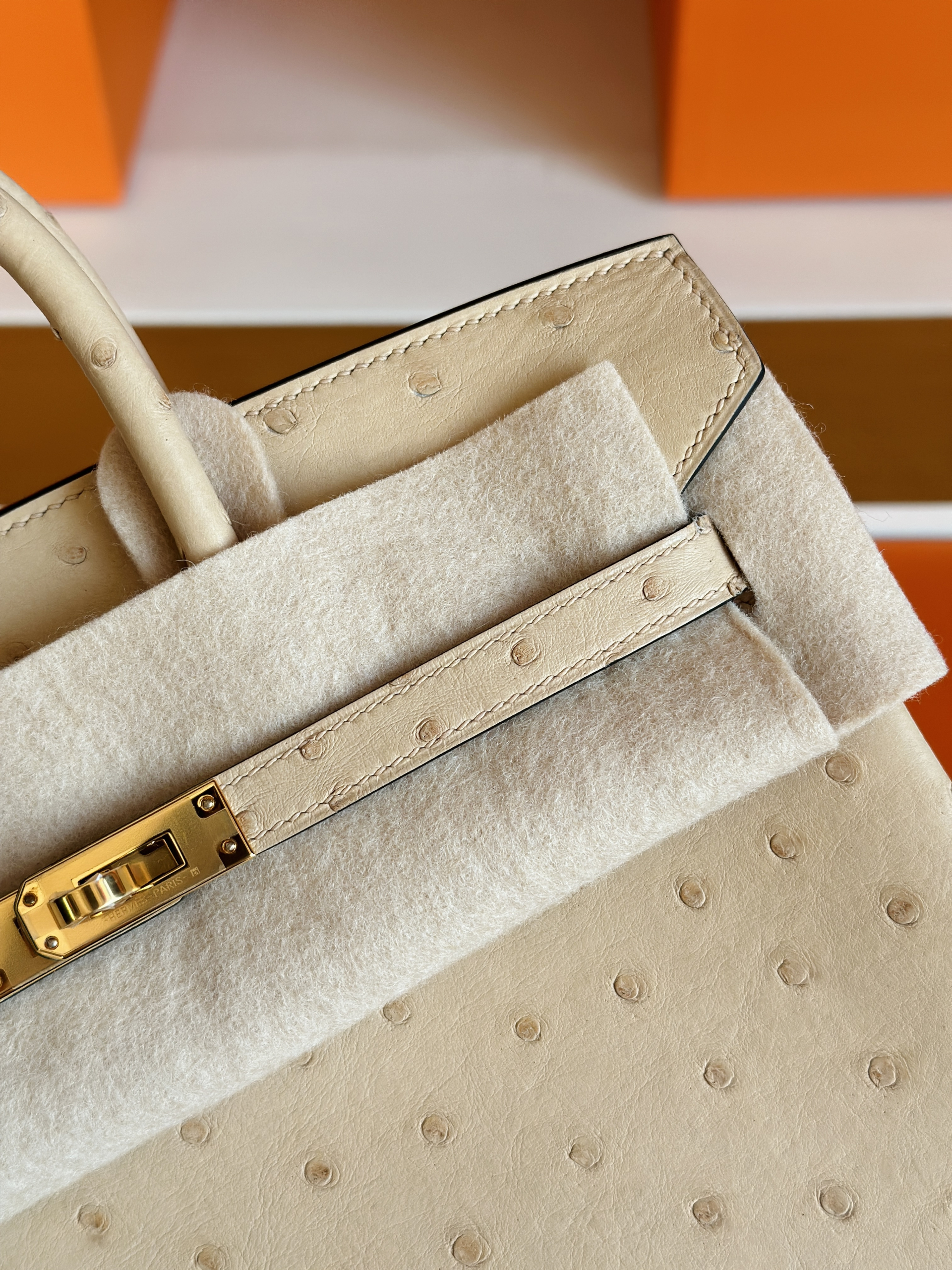 Bk25 Ostrich 0M Chai