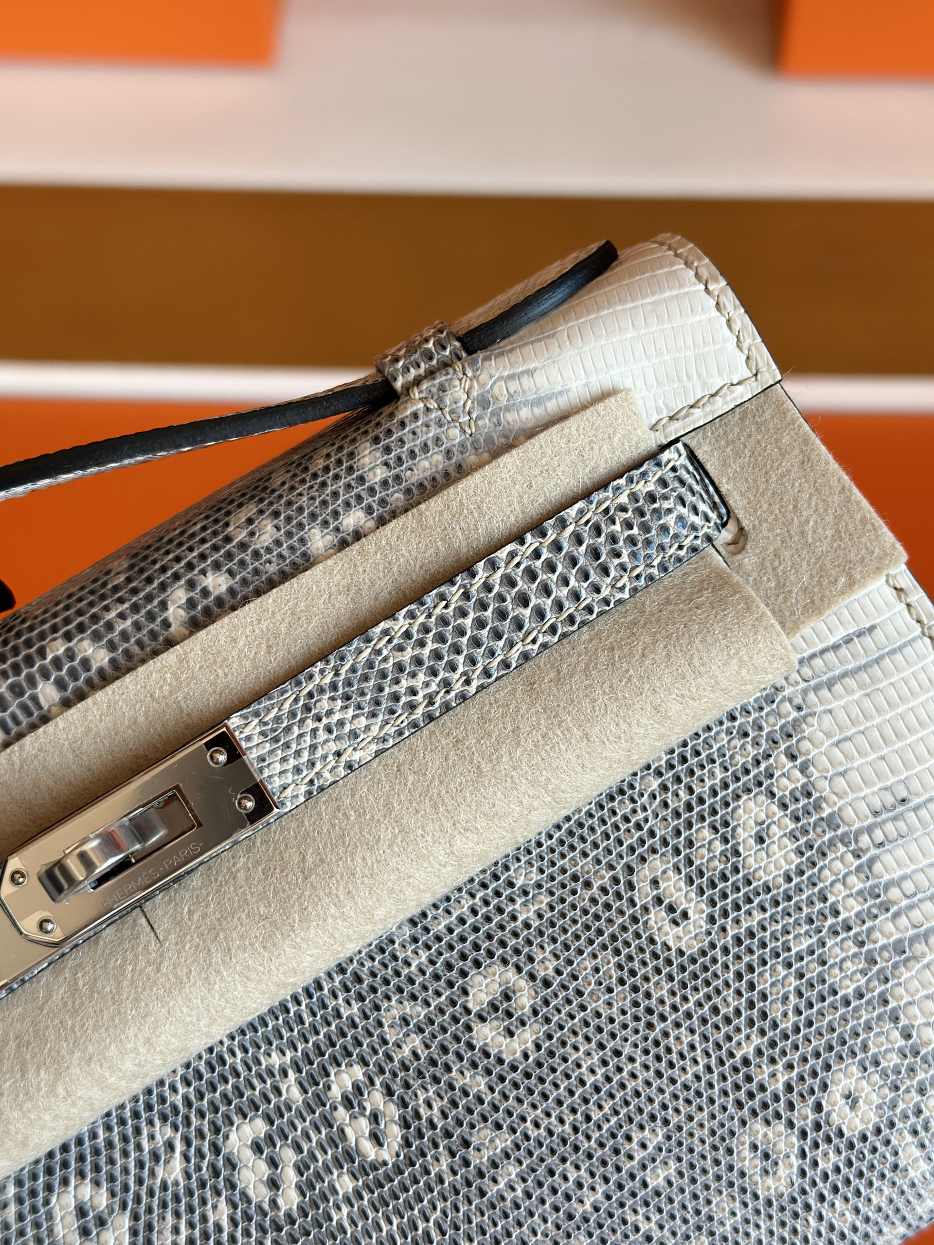 KL Pochette Lizard Omber