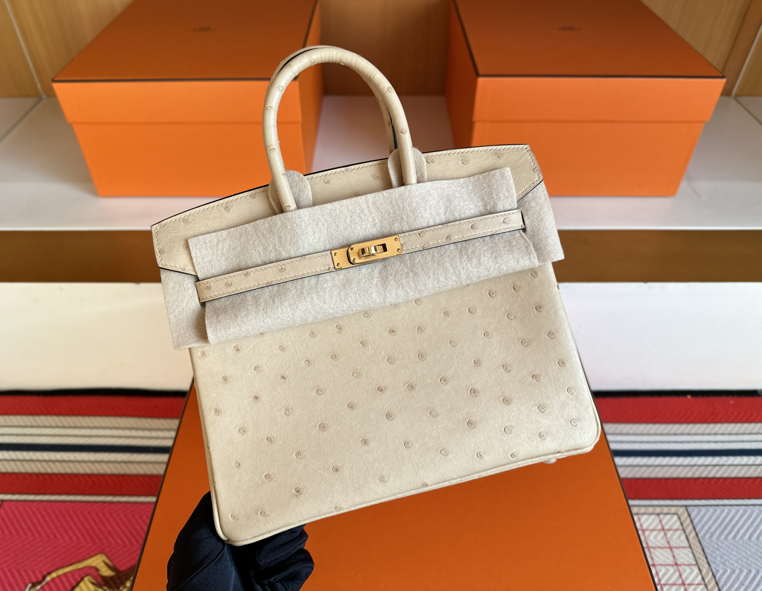 Bk25 Ostrich 0M Chai