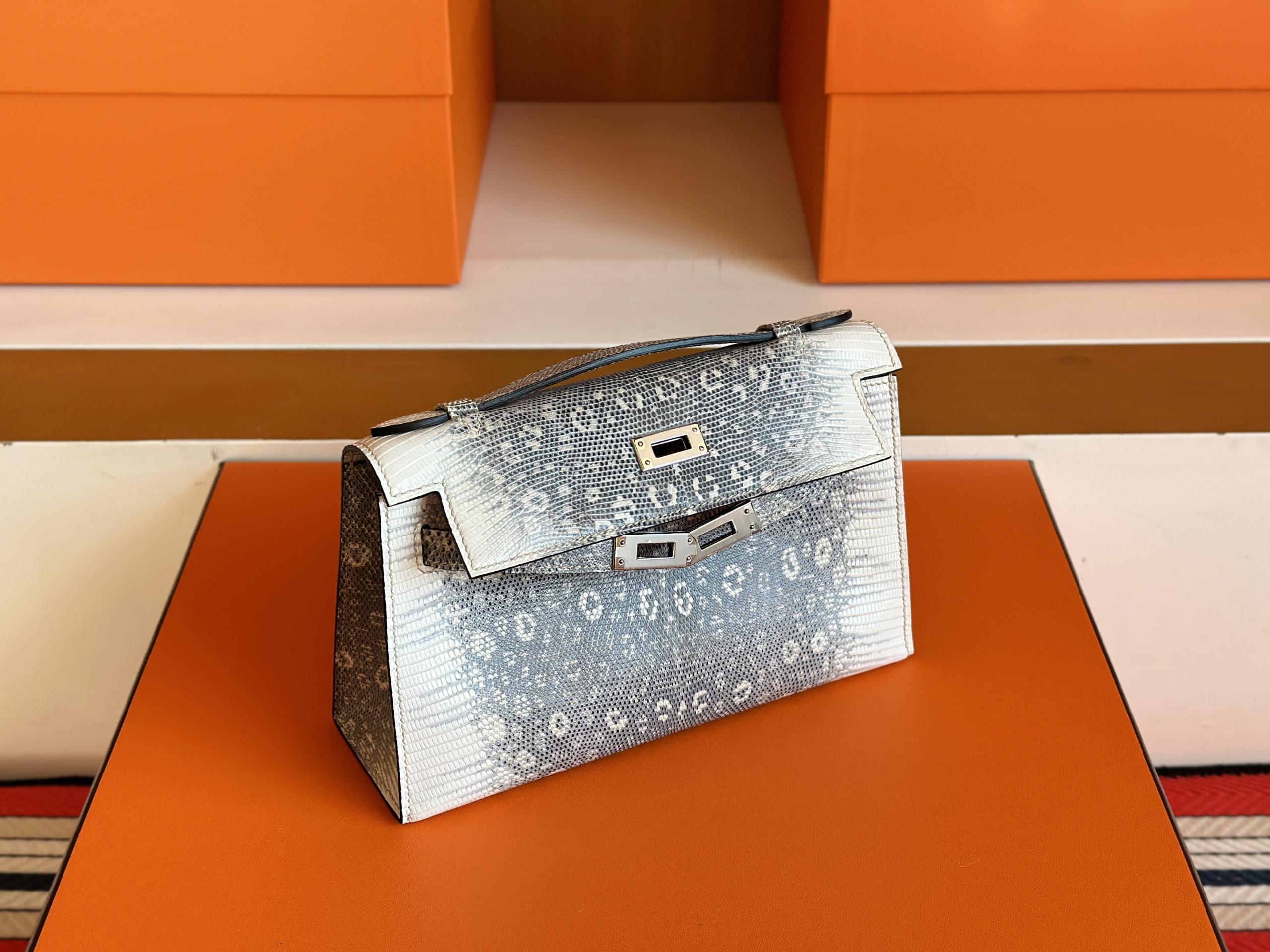 KL Pochette Lizard Omber