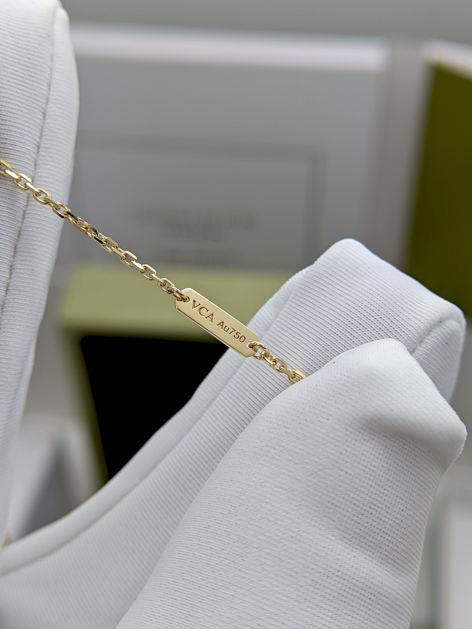 VCA Necklace 18K Gold