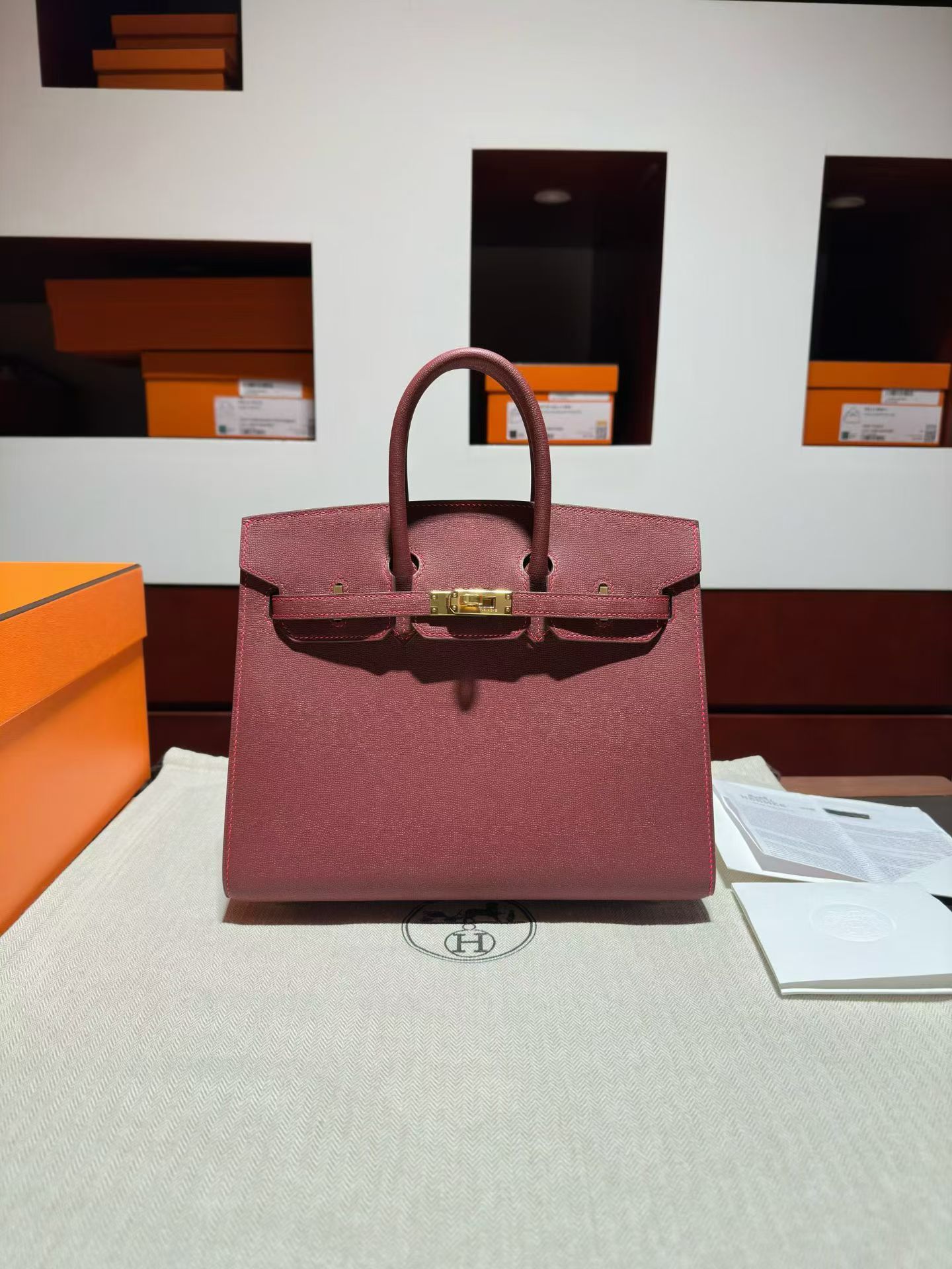 B25 Rouge H Madame