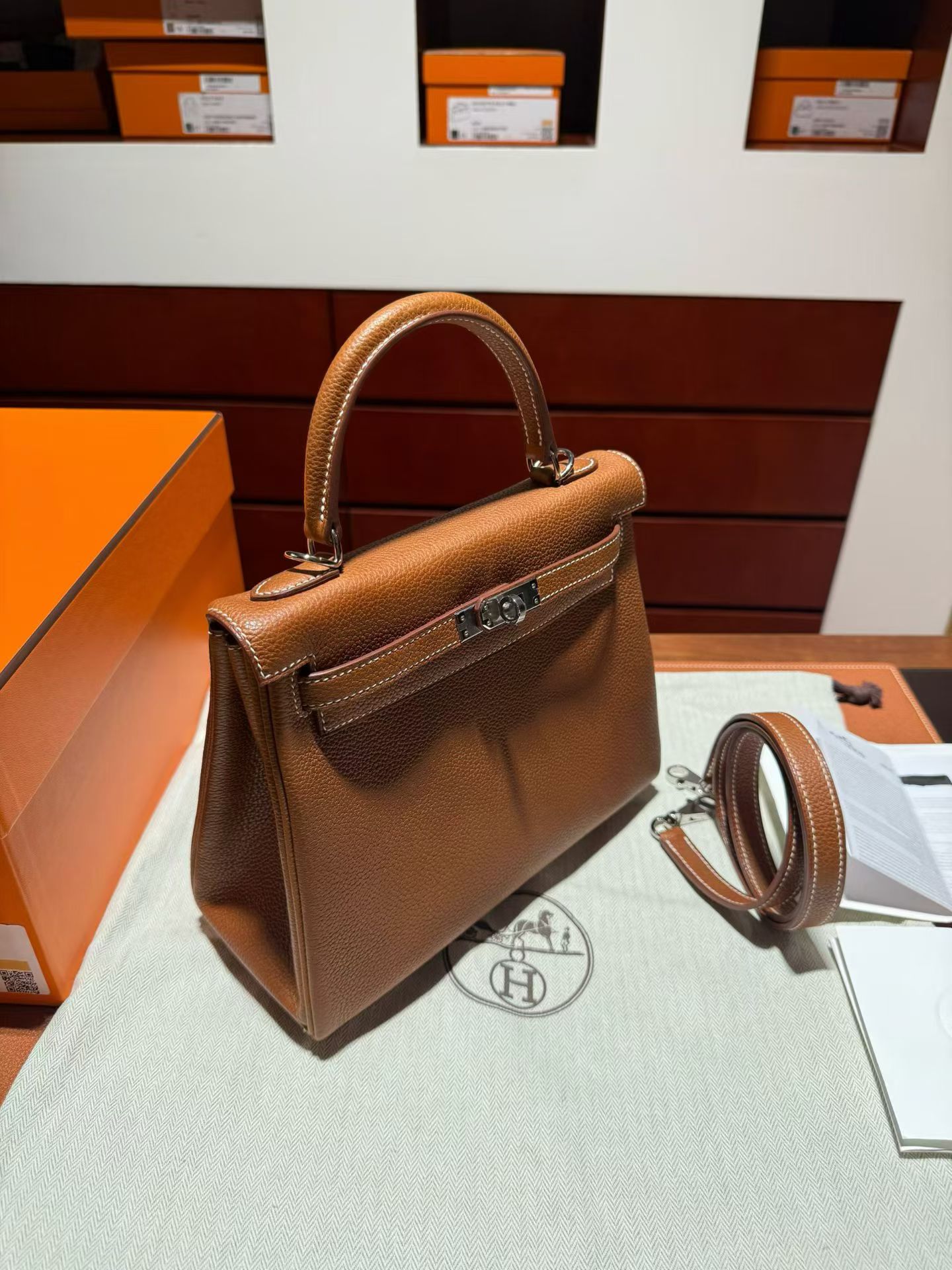 HM K25 Barenia