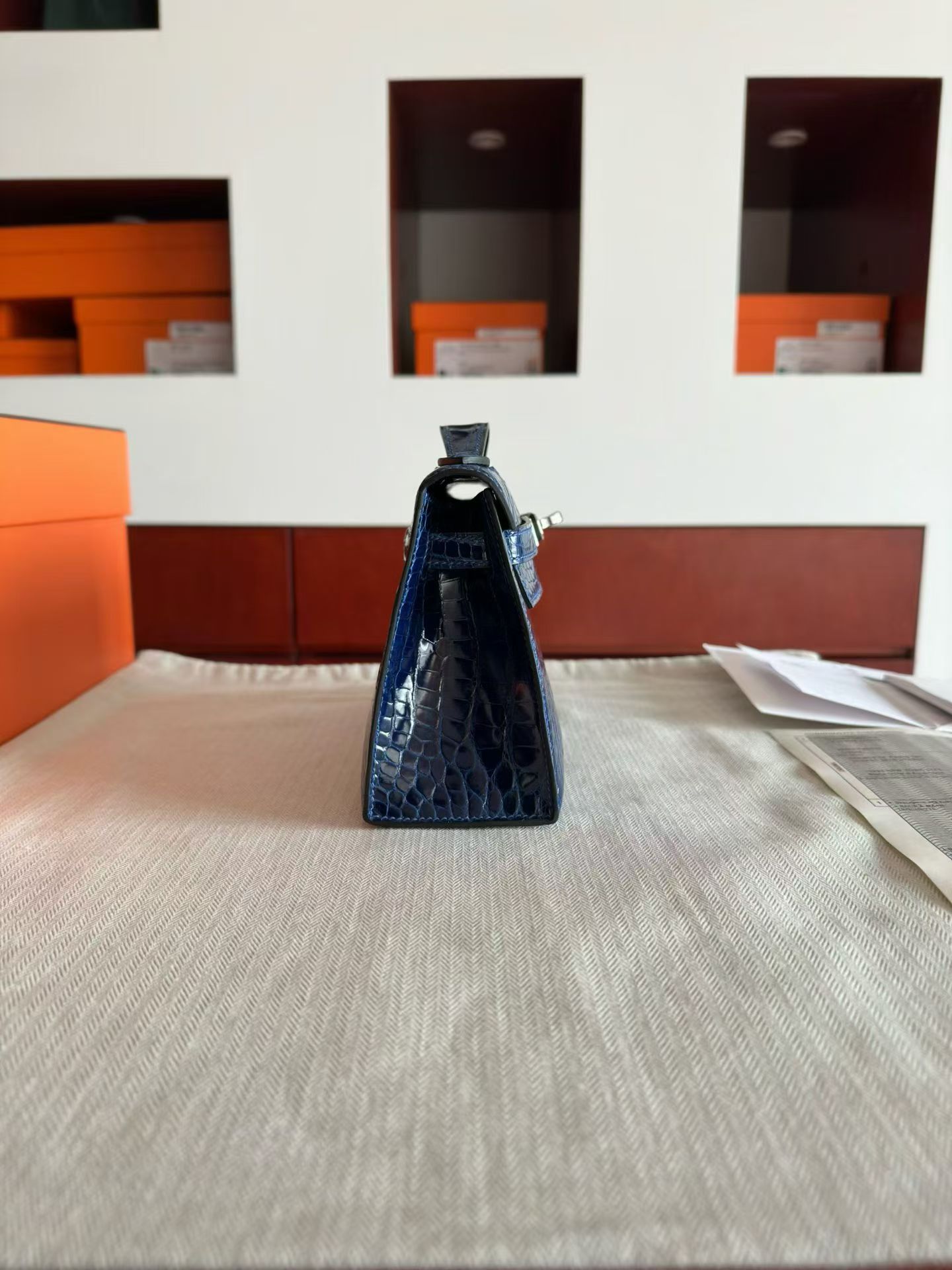 mini kelly potteche 亮面alligator 方块美洲鳄🐊 7K 宝石蓝 Blue Abyss 银扣～