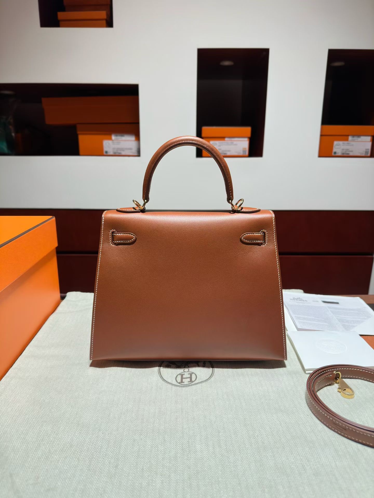 HM K25 Barenia