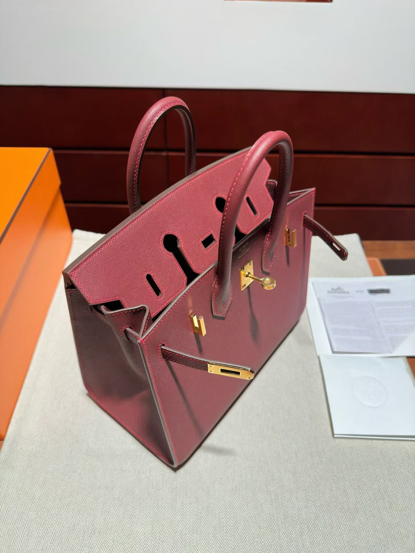 B25 Rouge H Madame