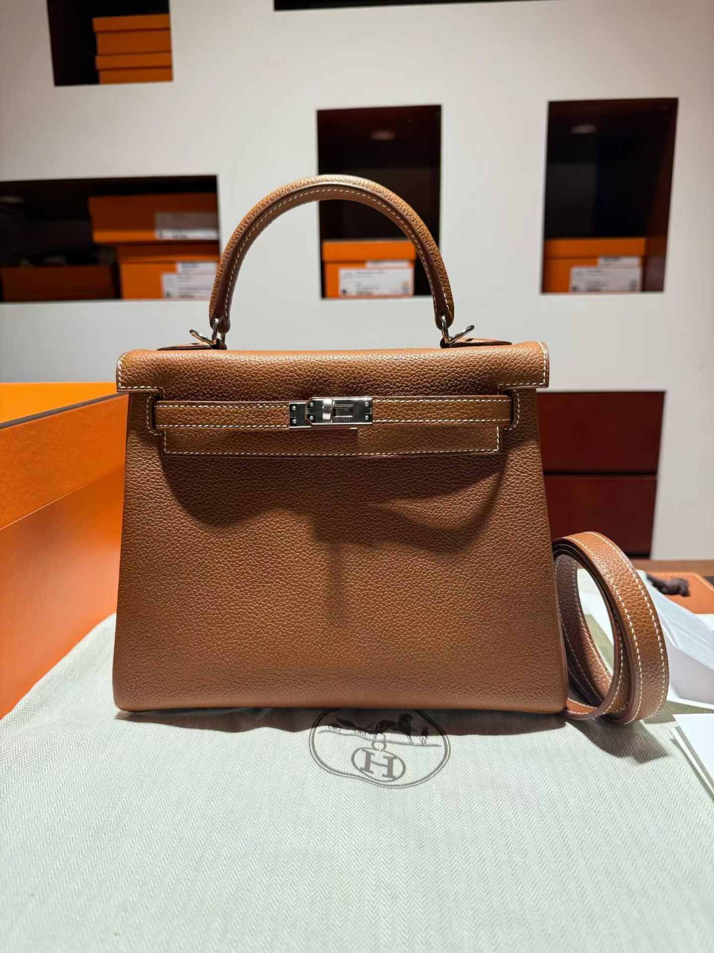 HM K25 Barenia